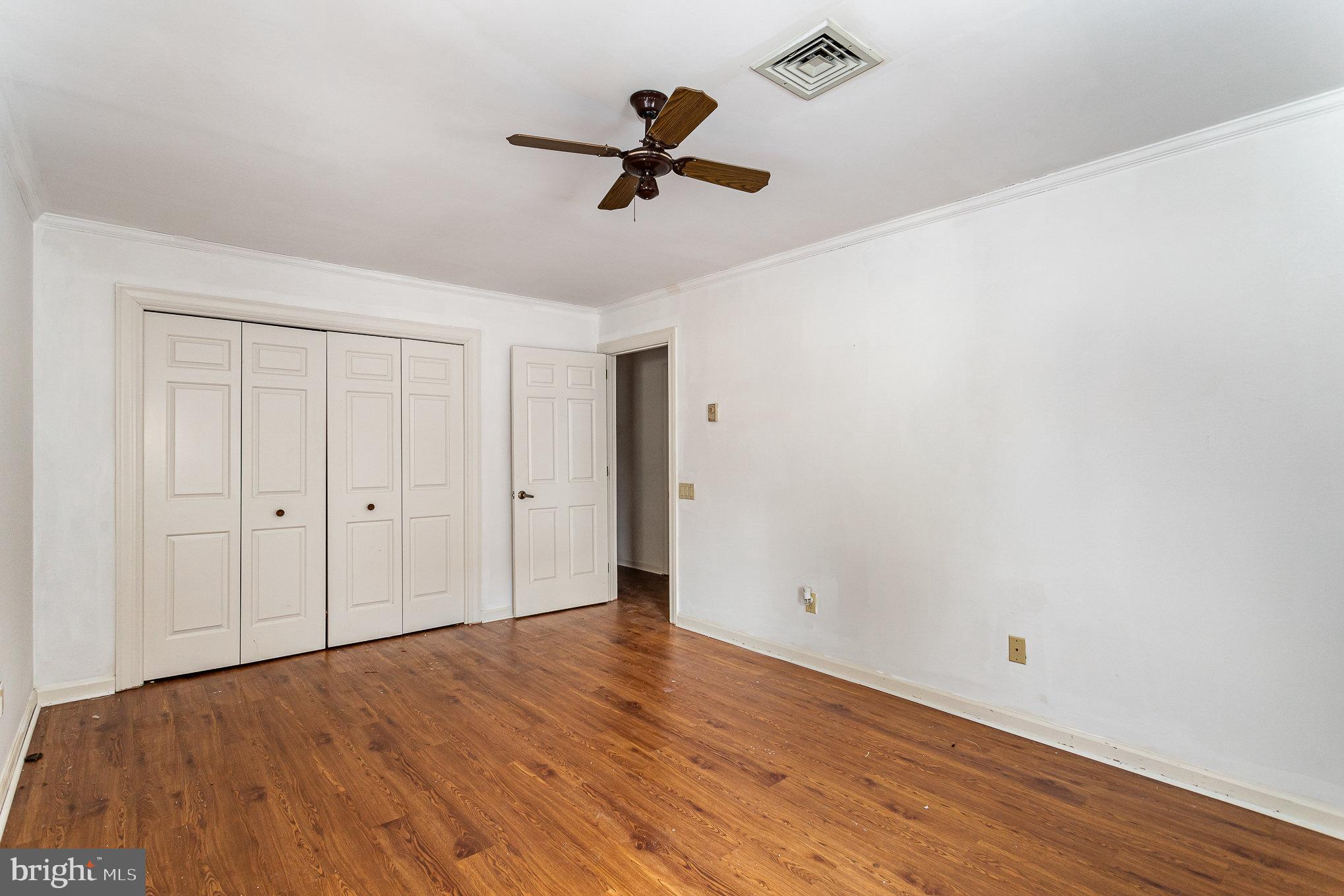 CRESTVIEW VILLAS - Residential