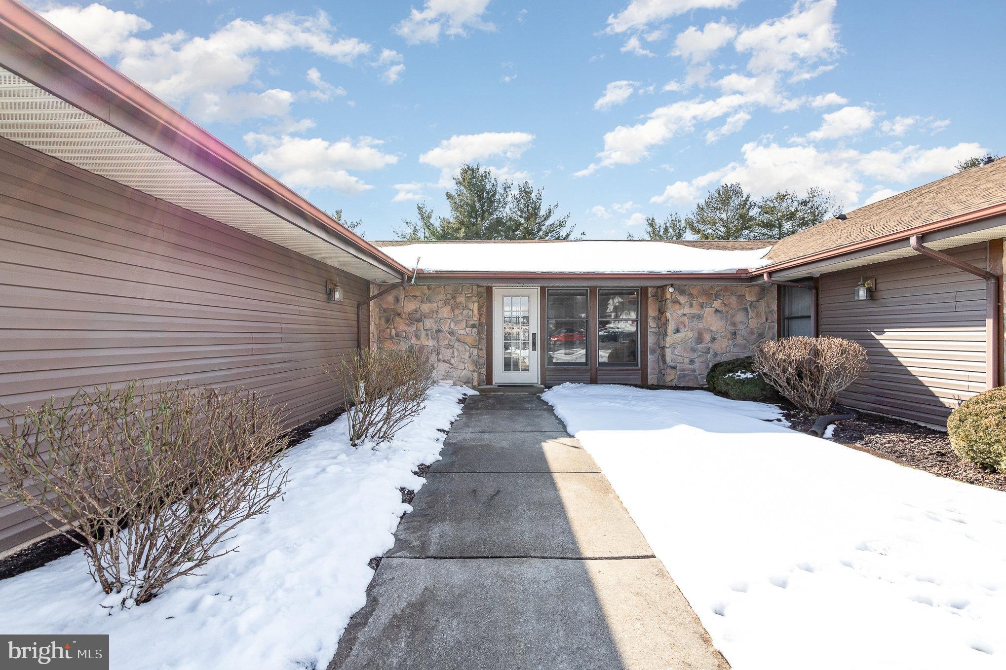 CRESTVIEW VILLAS - Residential