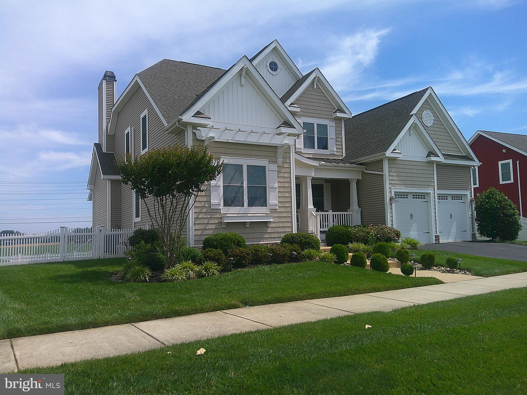 672 SPRING HOLLOW DRIVE