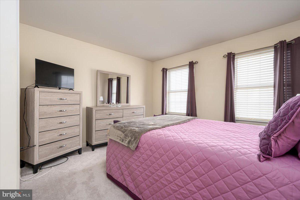 RUSSETT - Residential