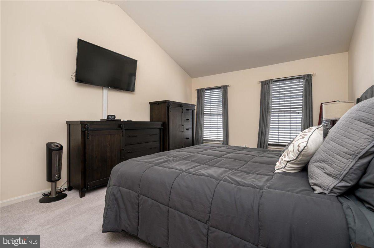 RUSSETT - Residential