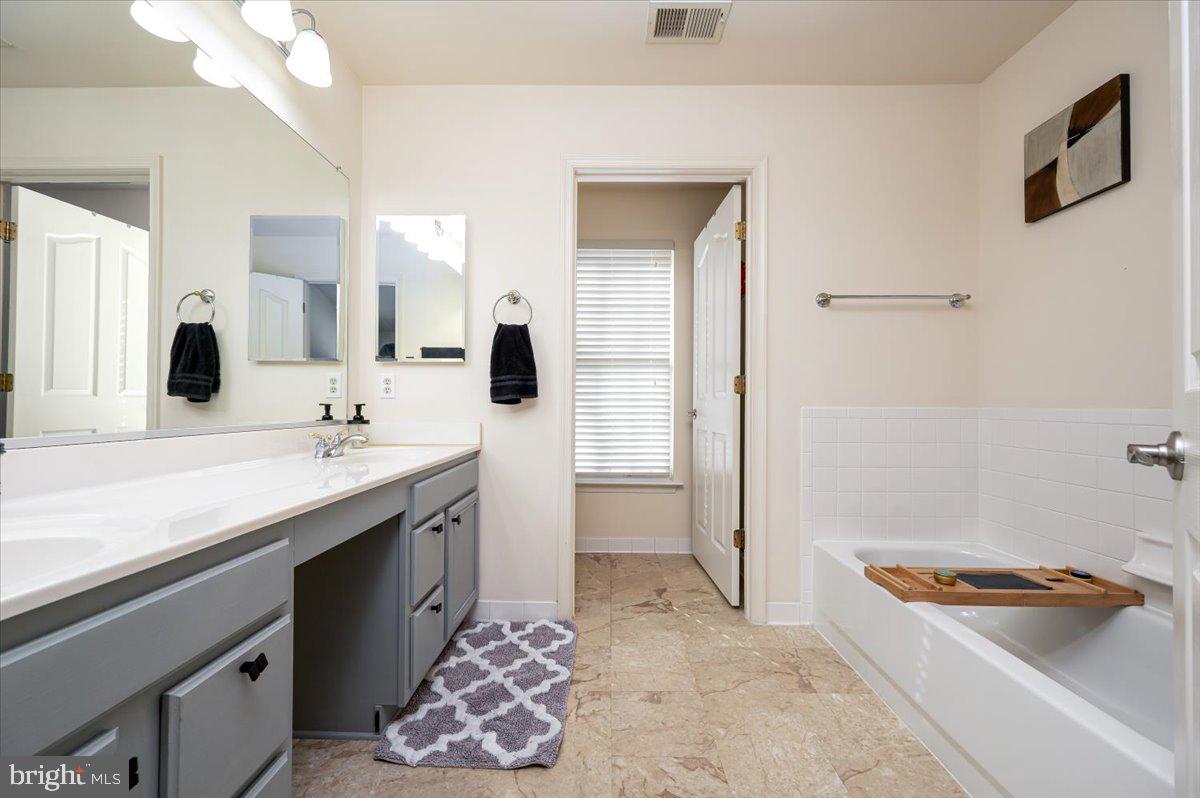 RUSSETT - Residential