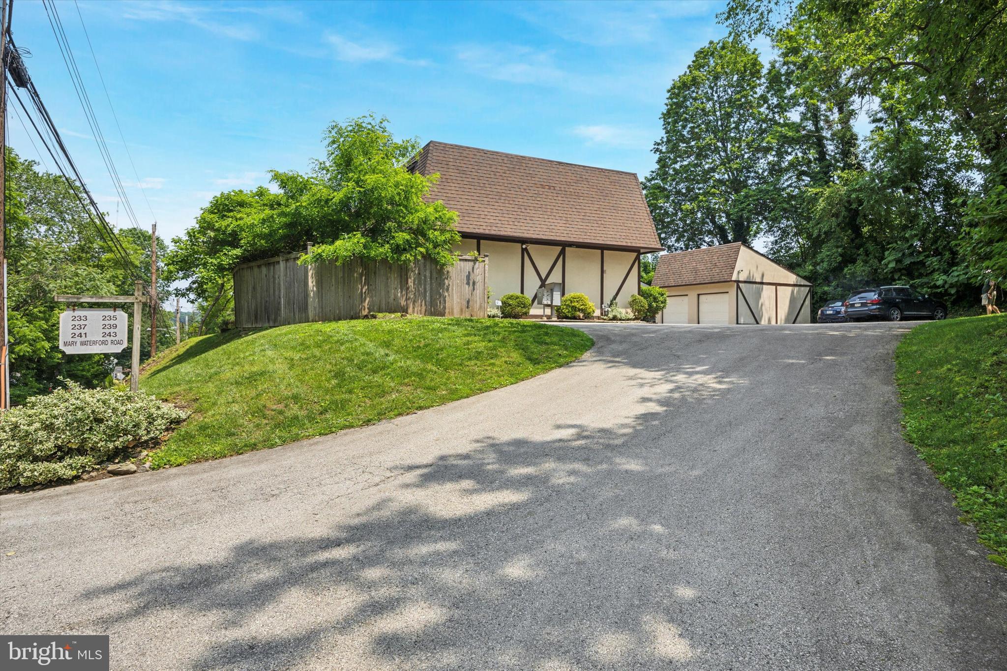 241 MARYWATERSFORD ROAD
