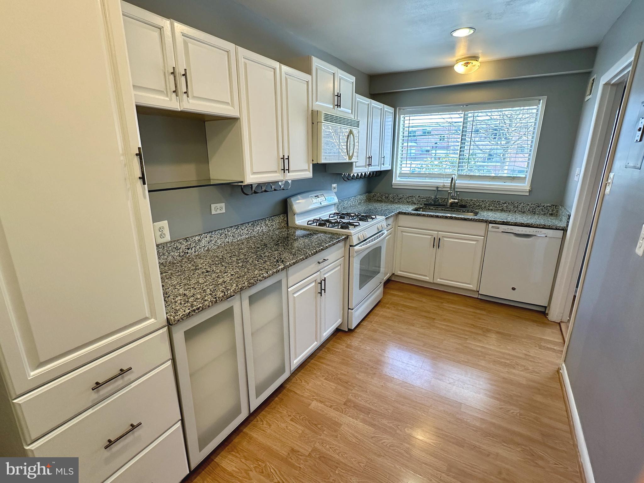 PARKSIDE CONDOMINIUMS - Residential Lease