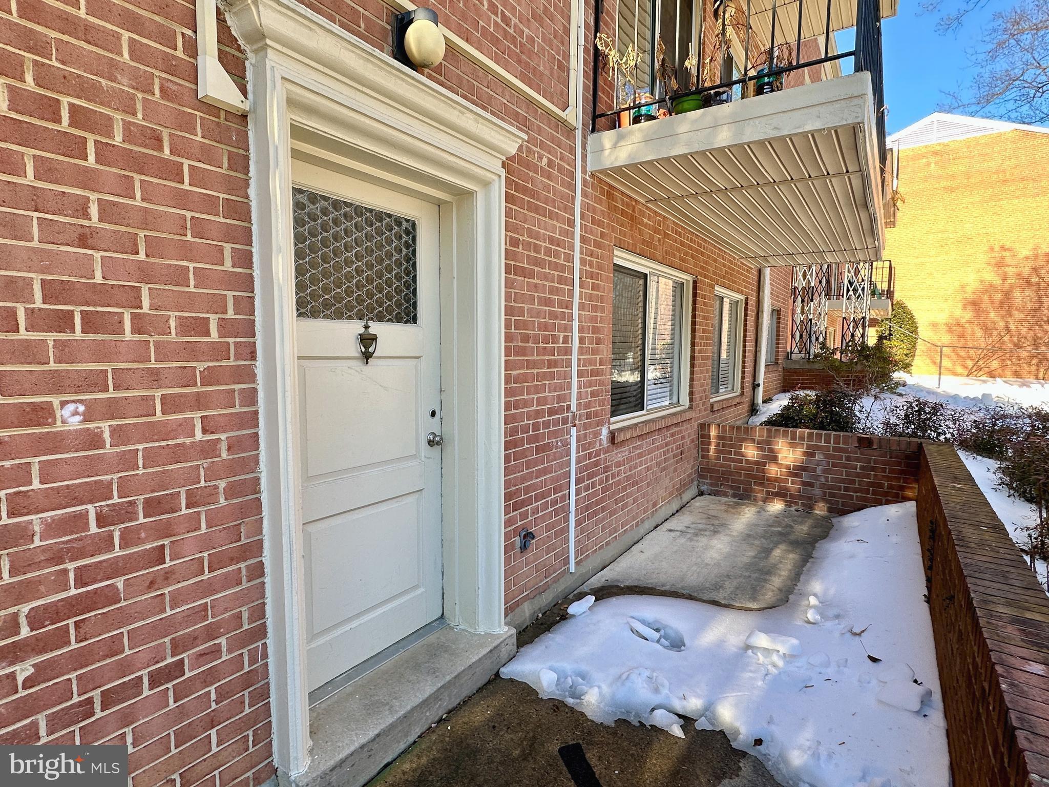 PARKSIDE CONDOMINIUMS - Residential Lease