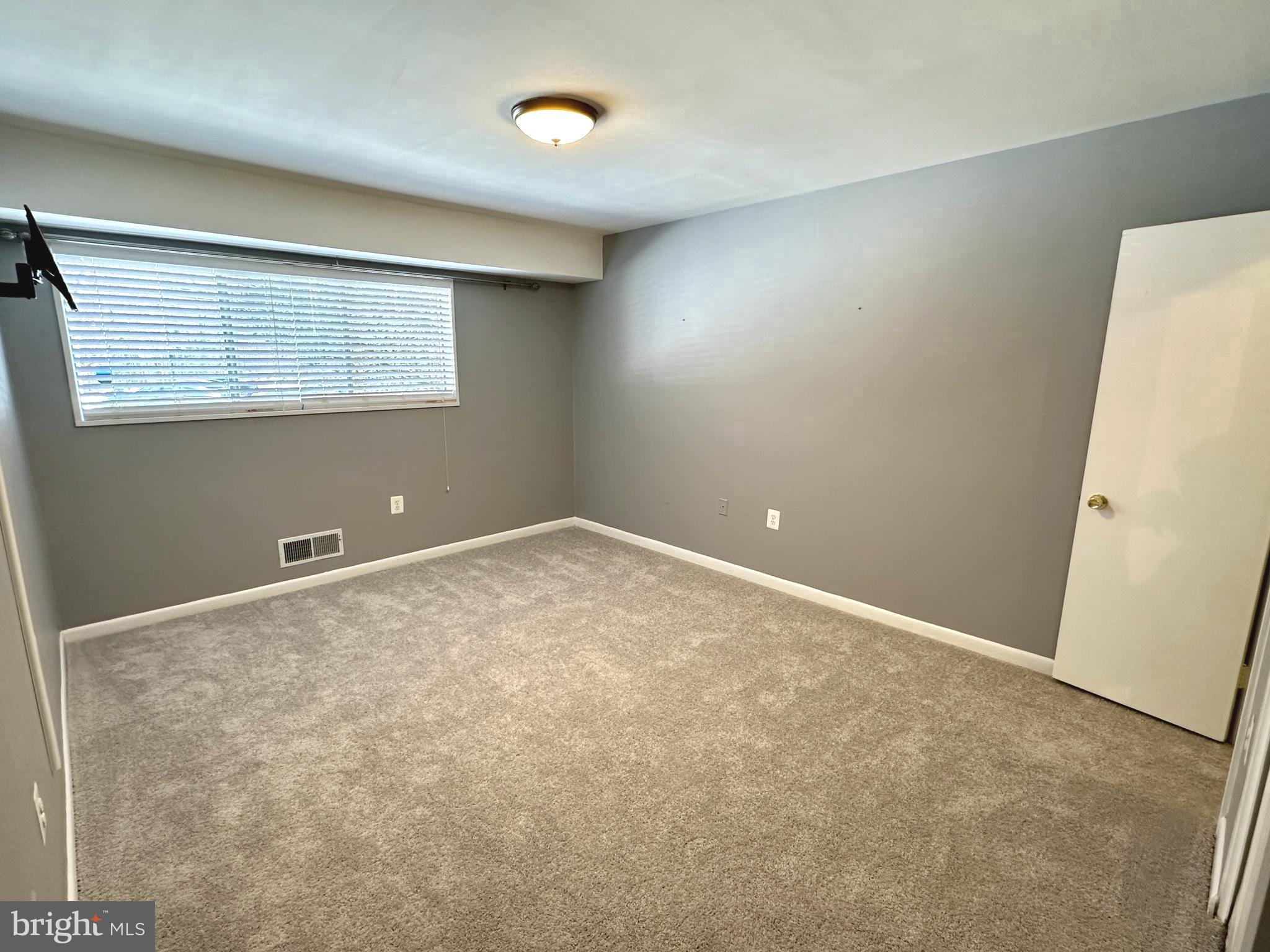 PARKSIDE CONDOMINIUMS - Residential Lease