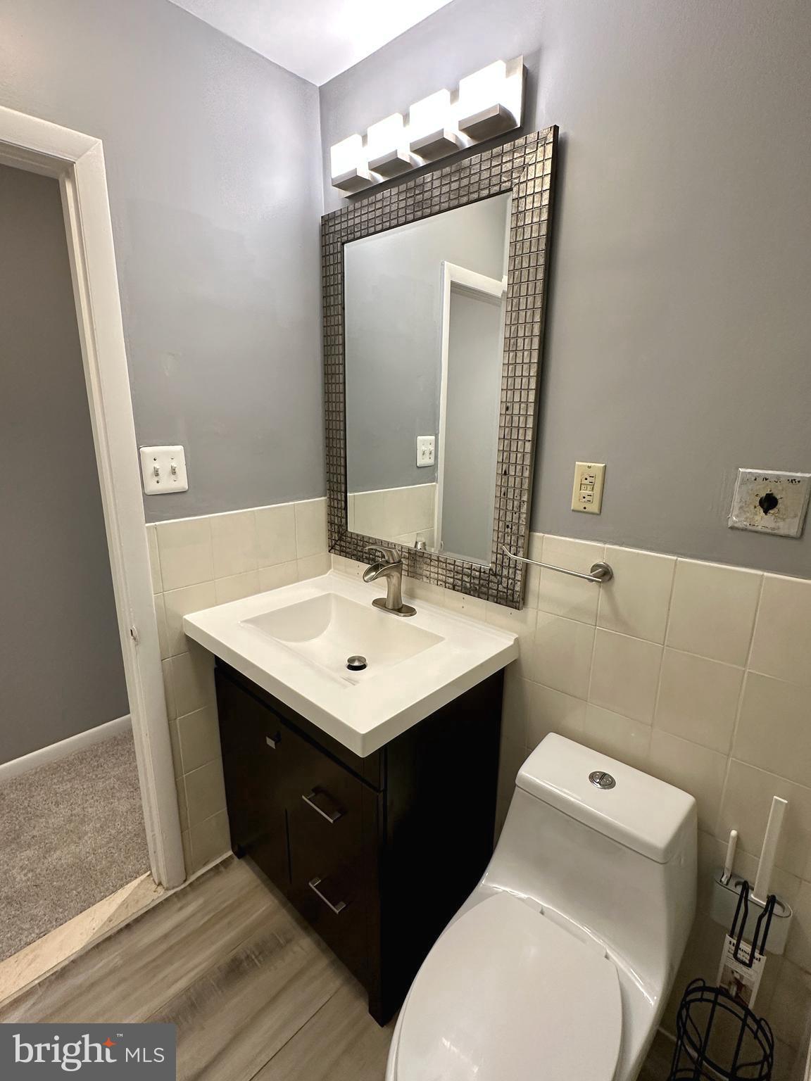 PARKSIDE CONDOMINIUMS - Residential Lease