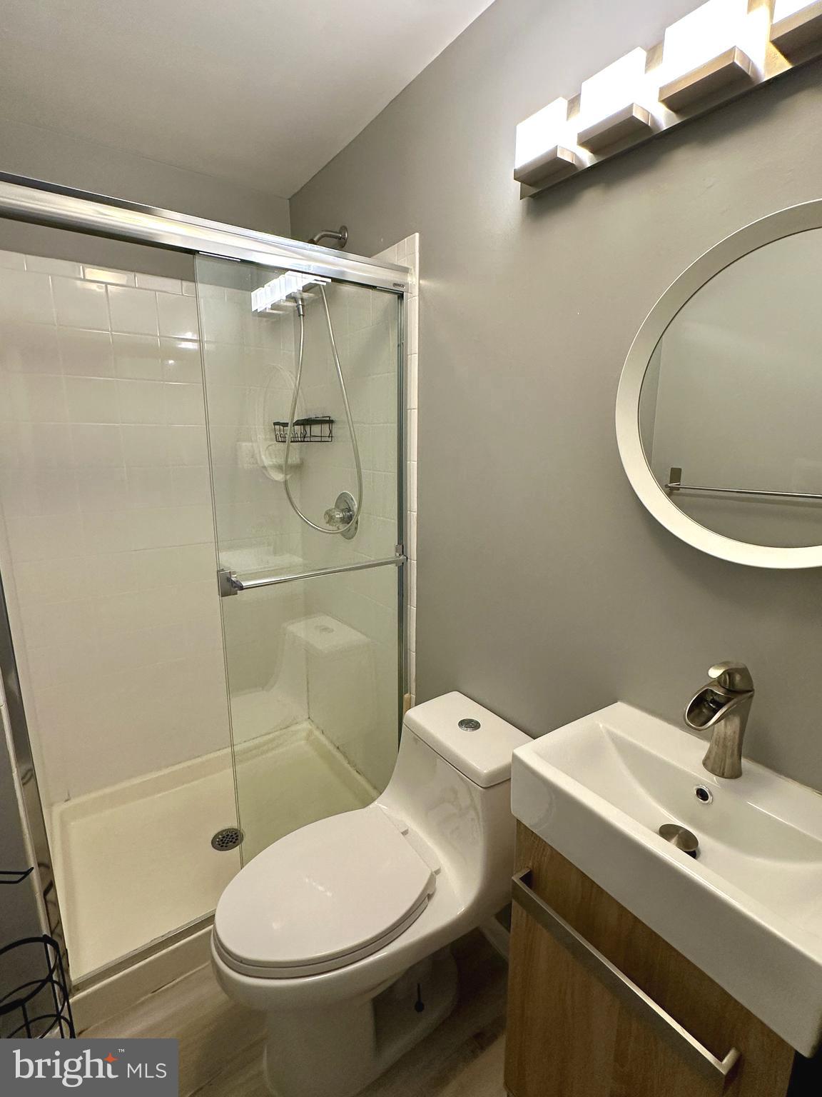 PARKSIDE CONDOMINIUMS - Residential Lease