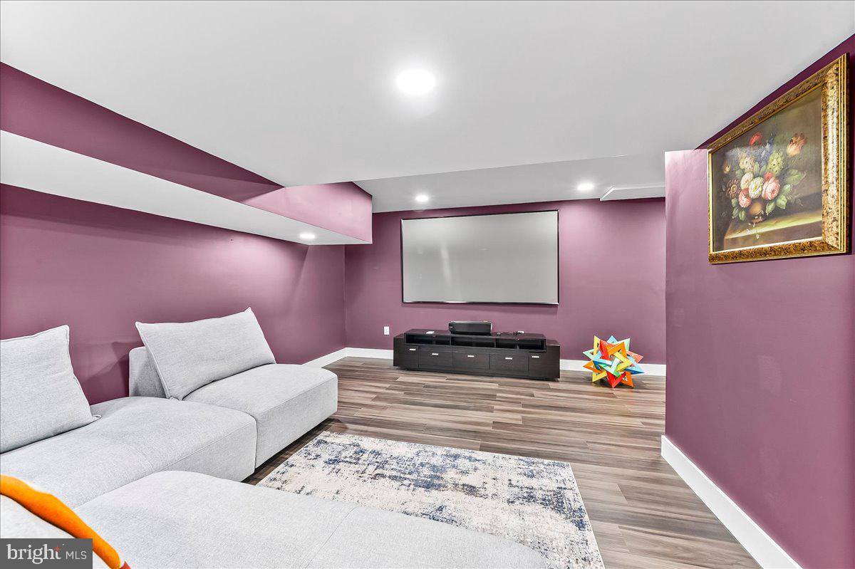WILLOWDALE CROSSIN - Residential