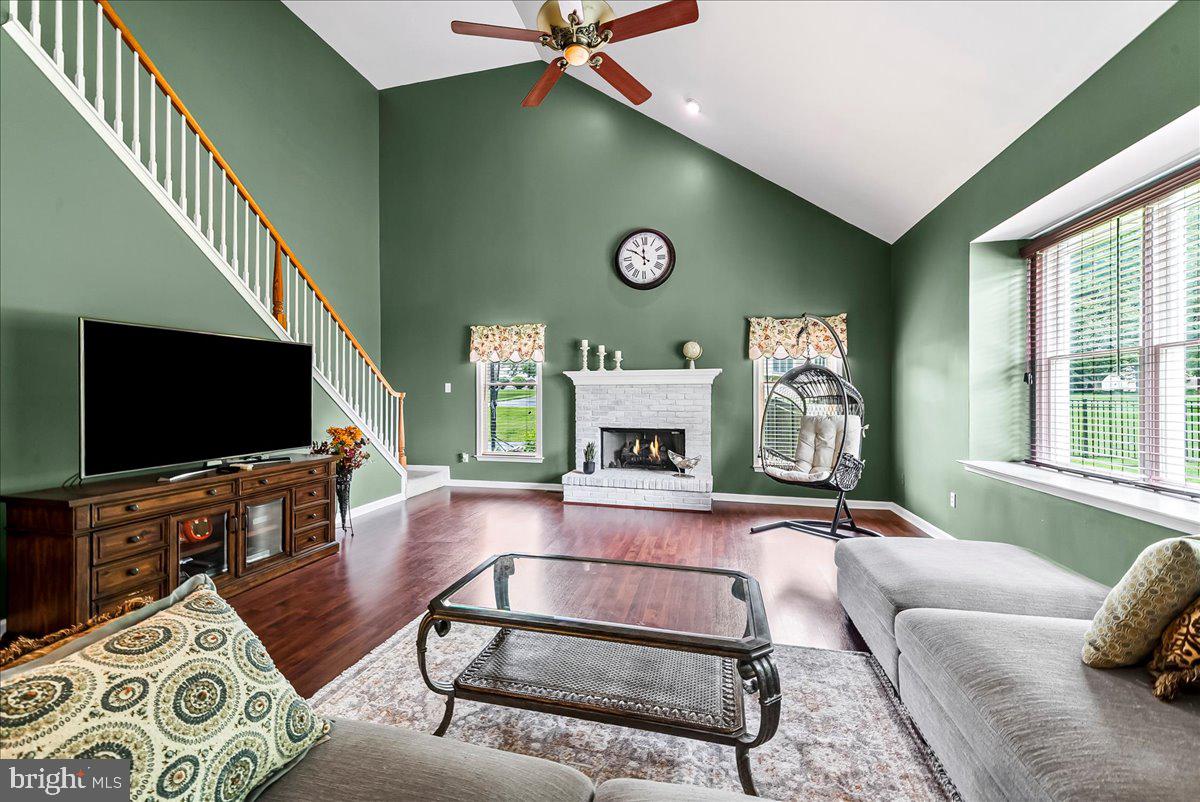 WILLOWDALE CROSSIN - Residential