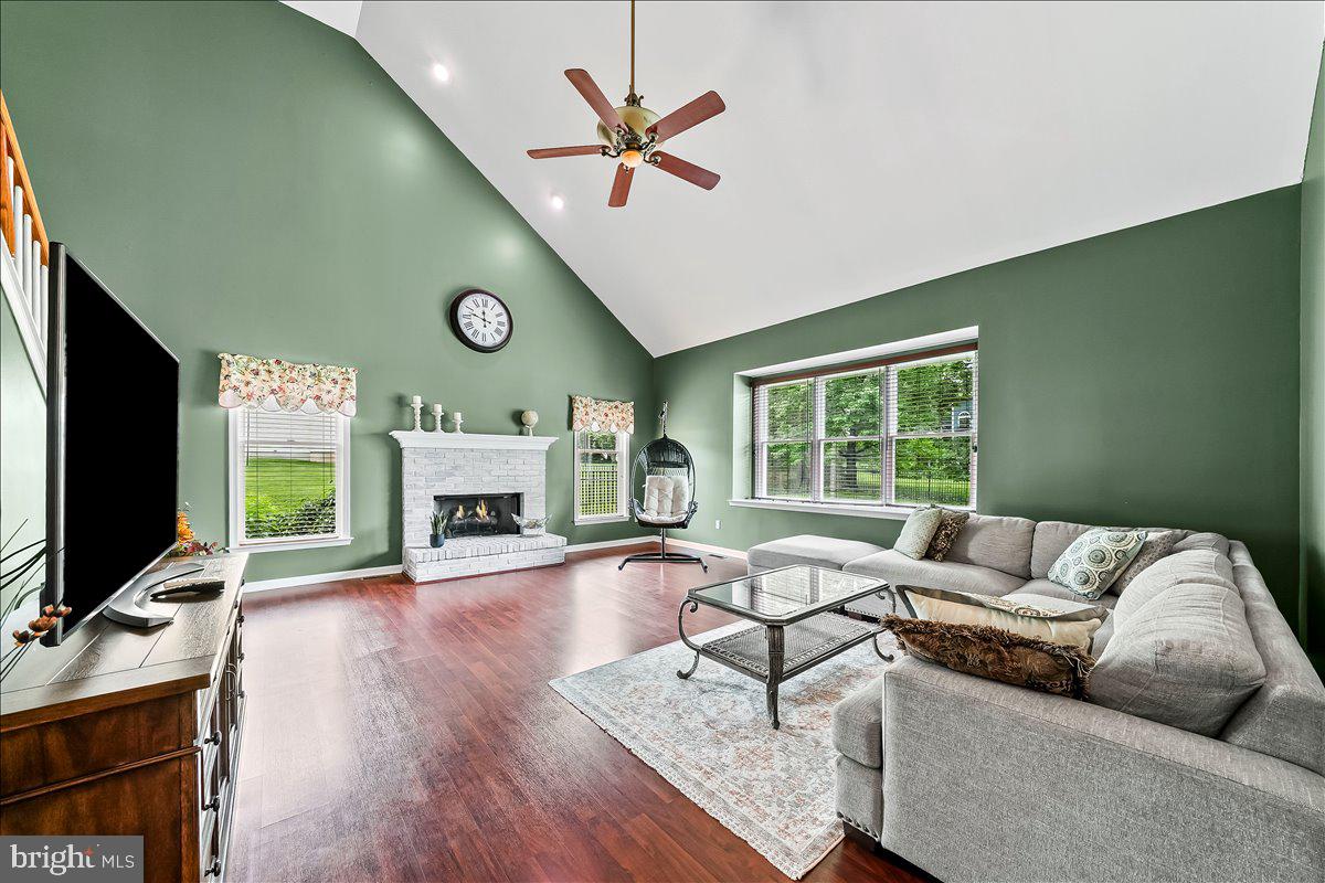 WILLOWDALE CROSSIN - Residential