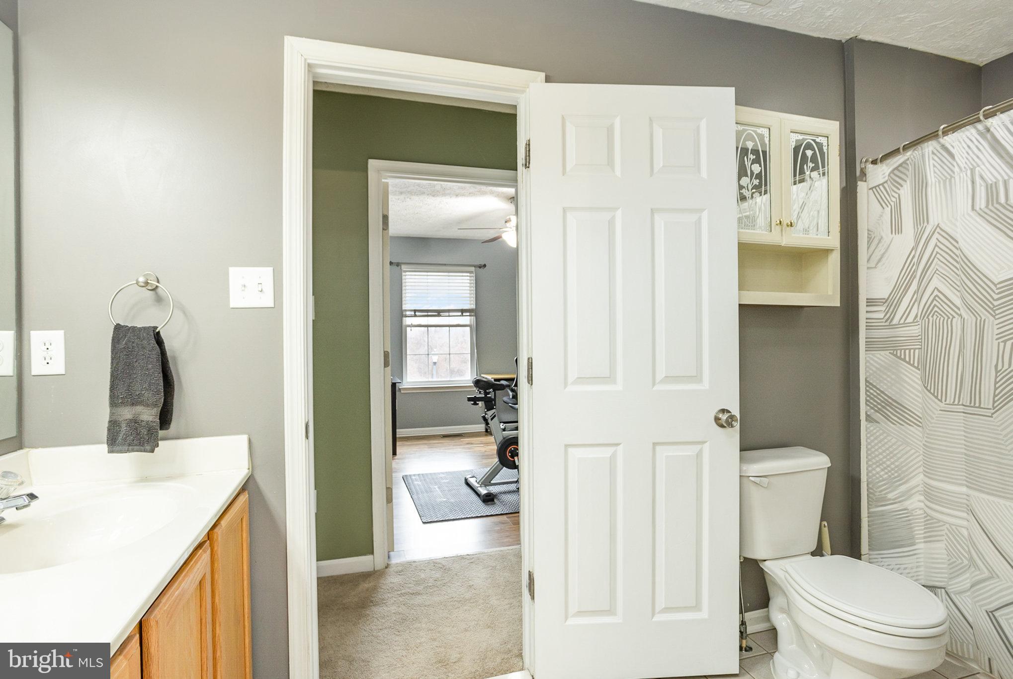 CONSTANT FRIENDSHIP - Residential