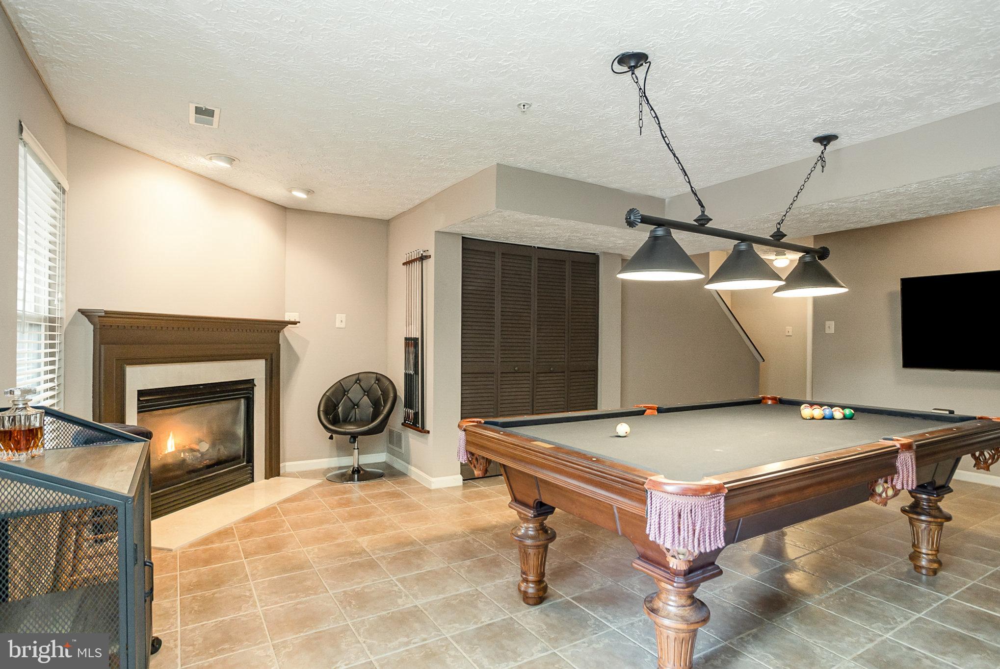 CONSTANT FRIENDSHIP - Residential