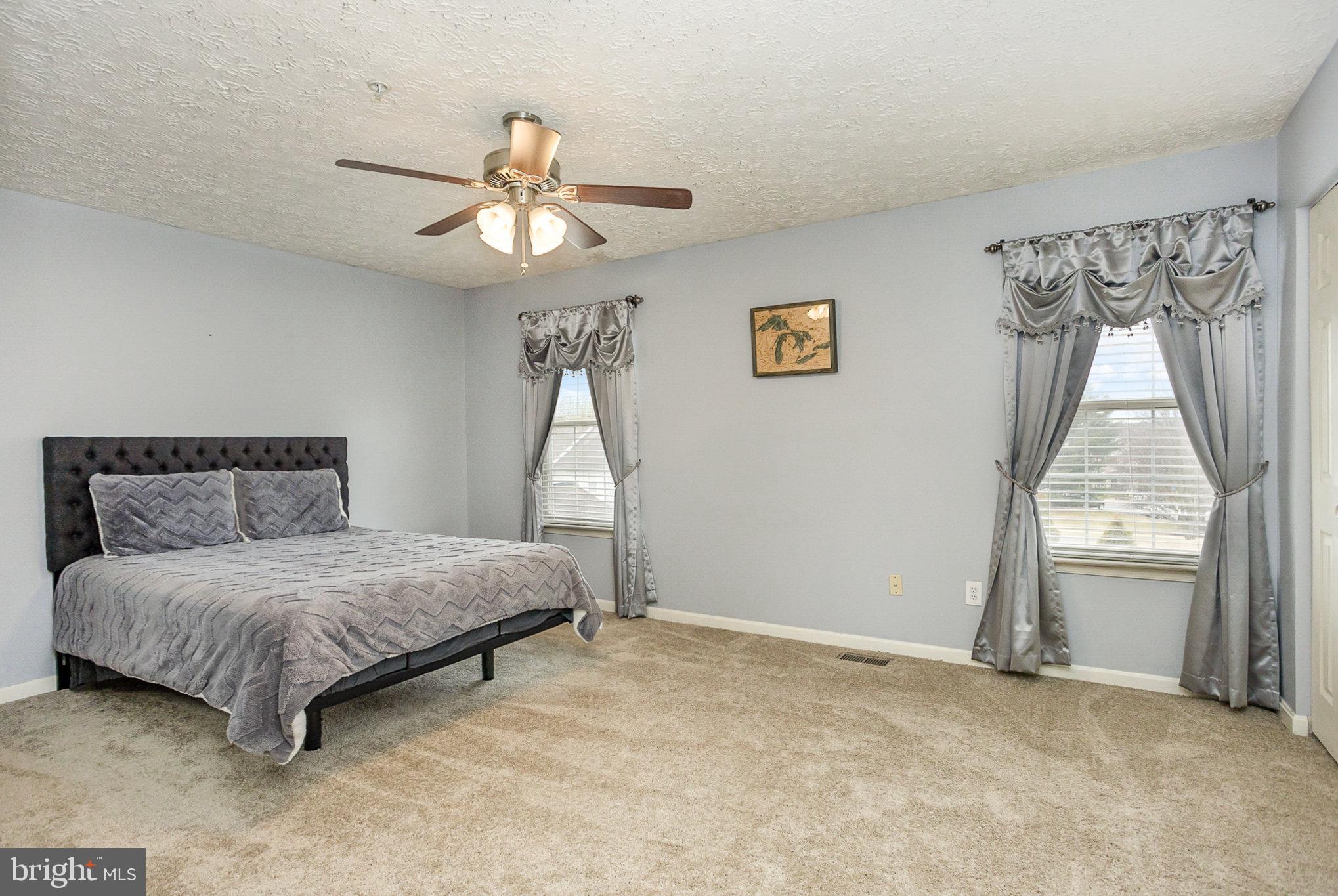 CONSTANT FRIENDSHIP - Residential