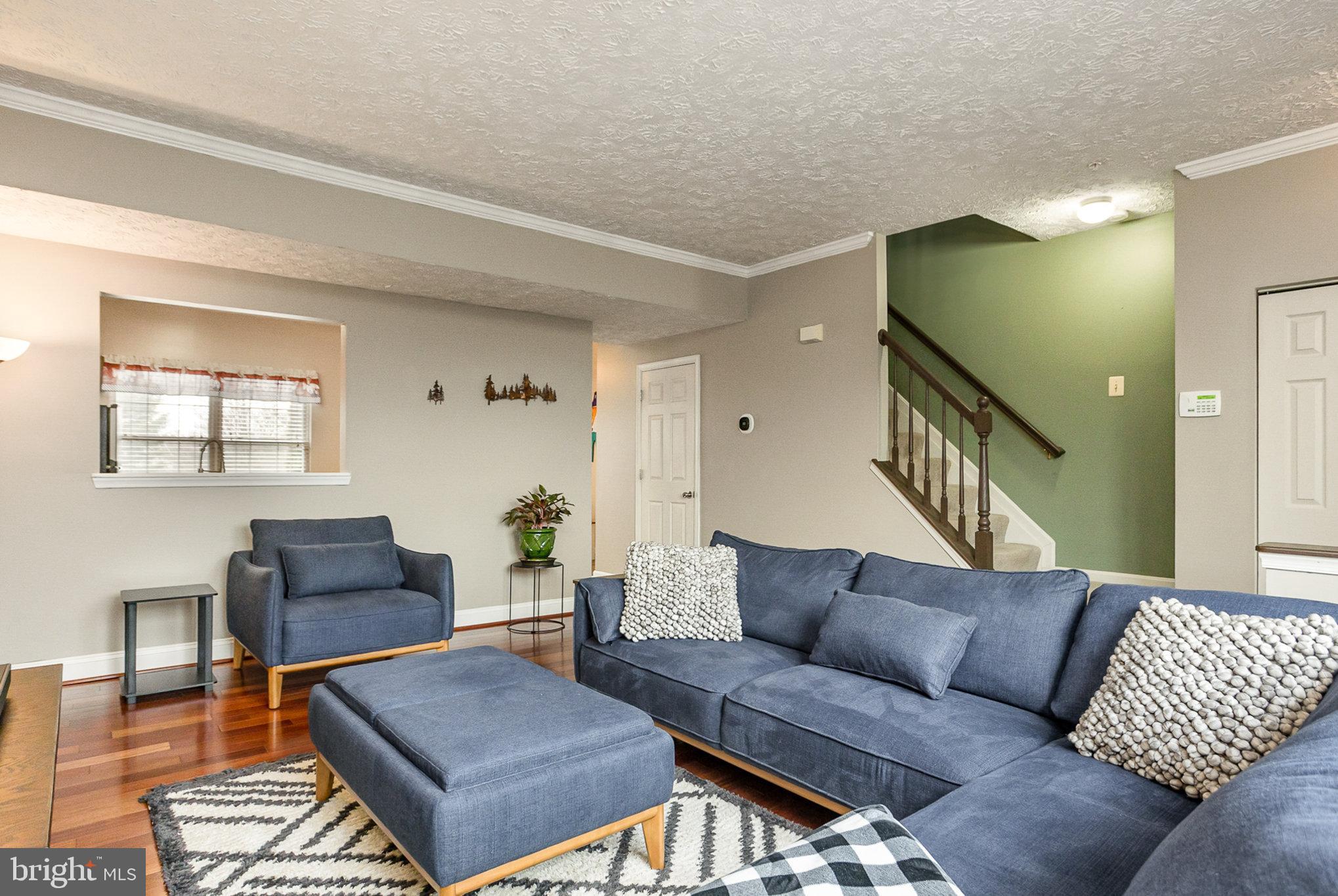 CONSTANT FRIENDSHIP - Residential