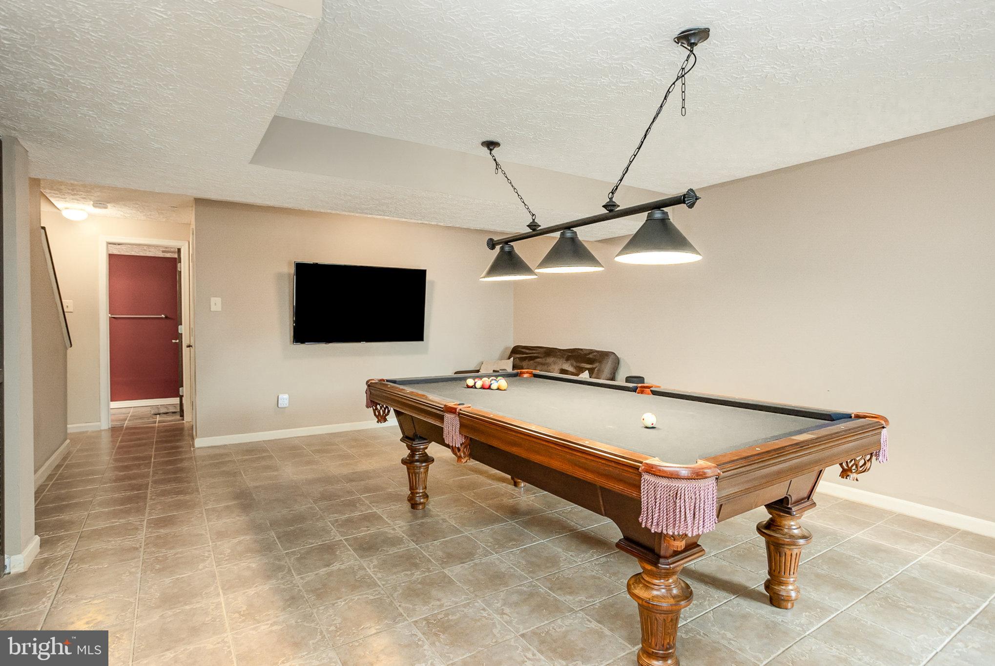 CONSTANT FRIENDSHIP - Residential