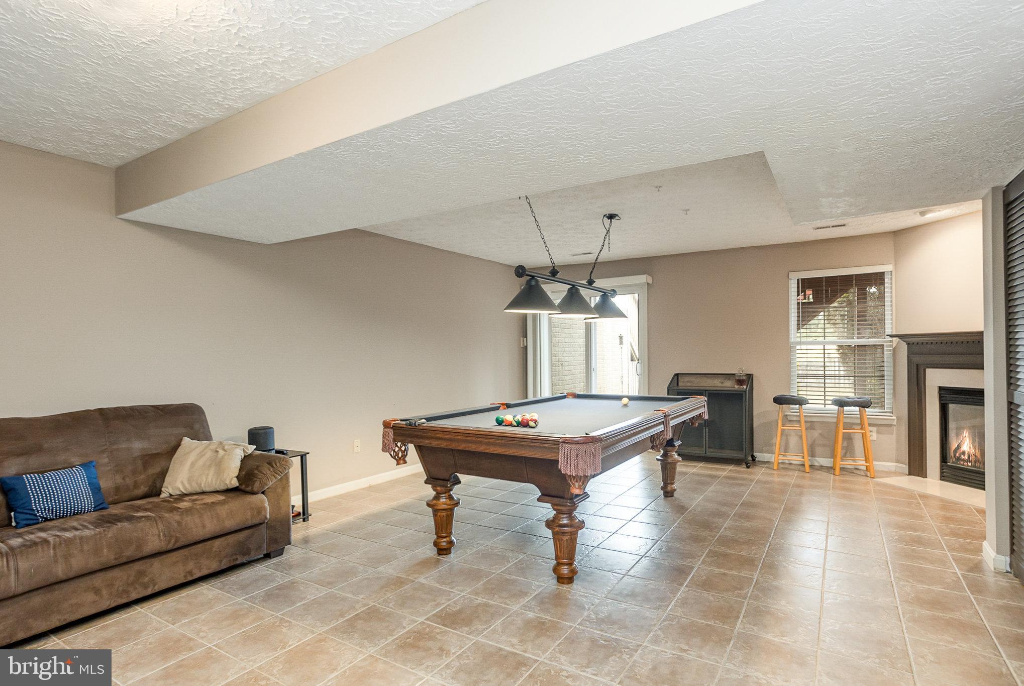 CONSTANT FRIENDSHIP - Residential