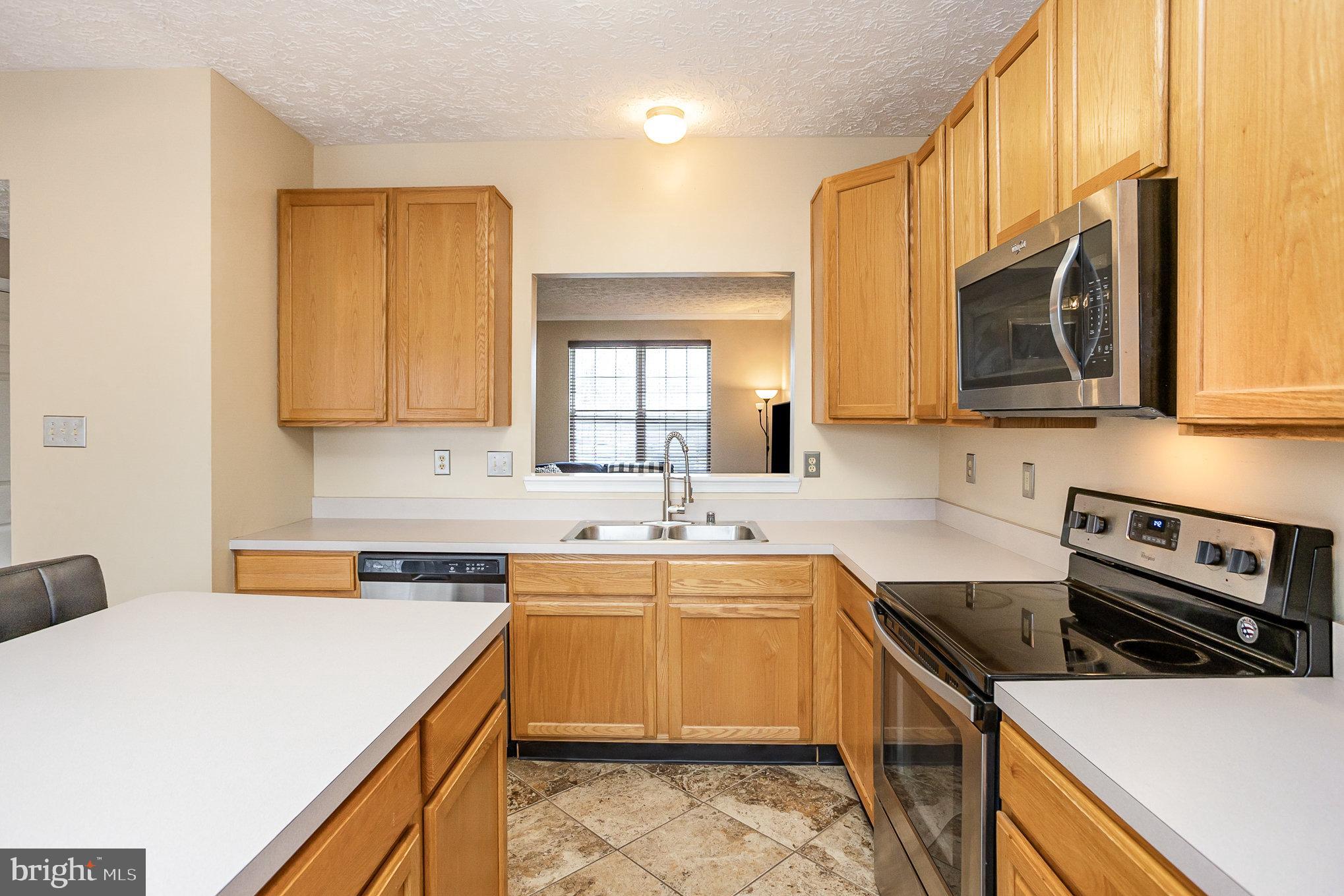 CONSTANT FRIENDSHIP - Residential