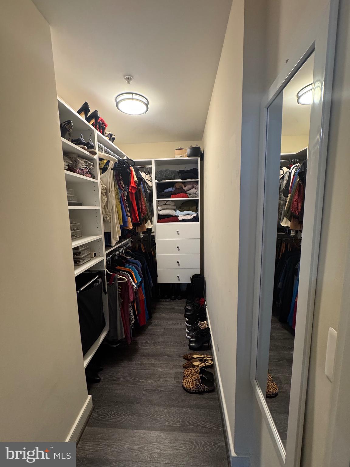 THE HAWTHORN CONDOMINIUM - Residential Lease