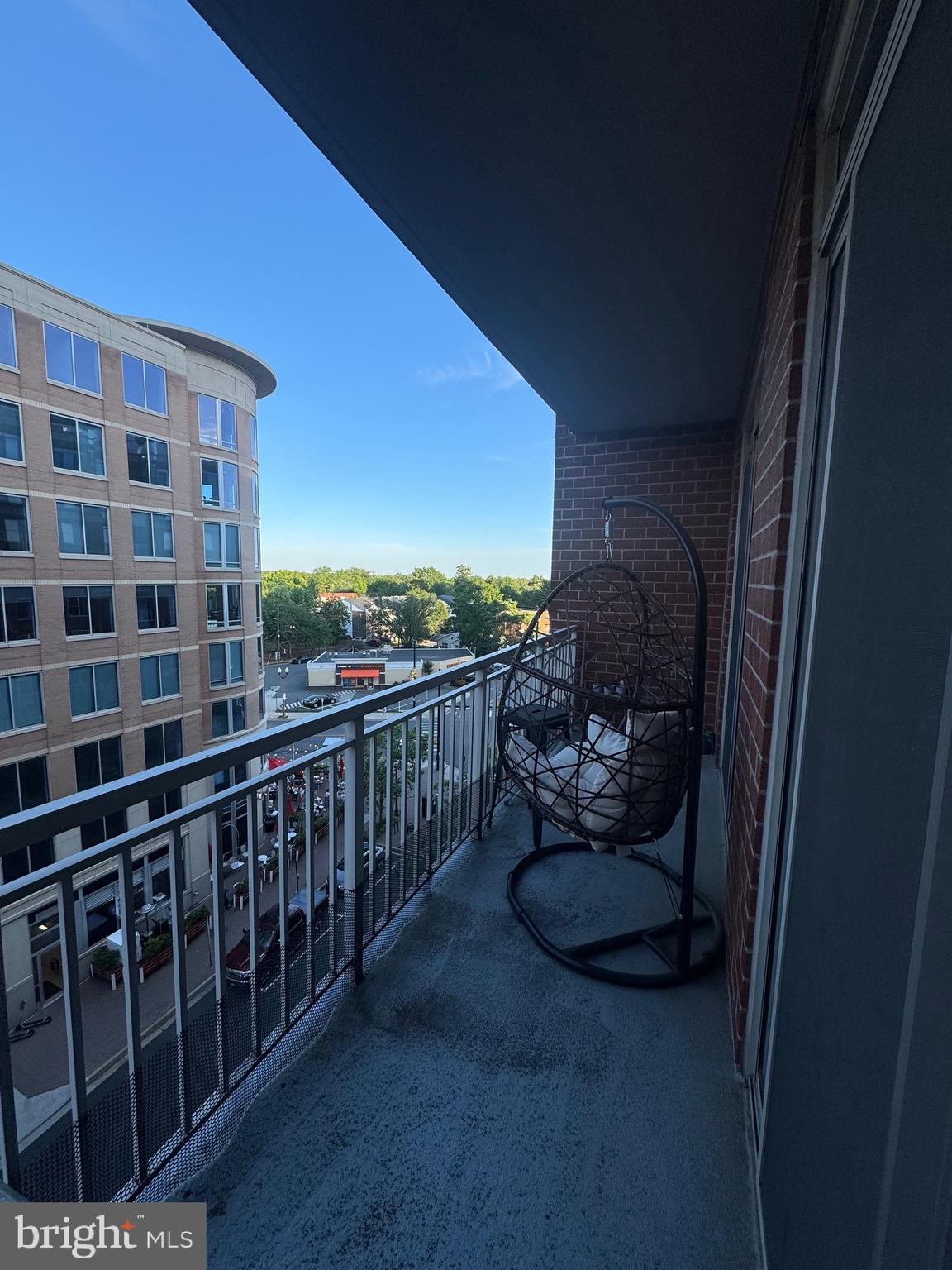 THE HAWTHORN CONDOMINIUM - Residential Lease