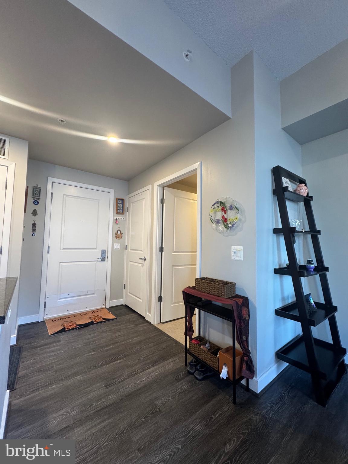 THE HAWTHORN CONDOMINIUM - Residential Lease