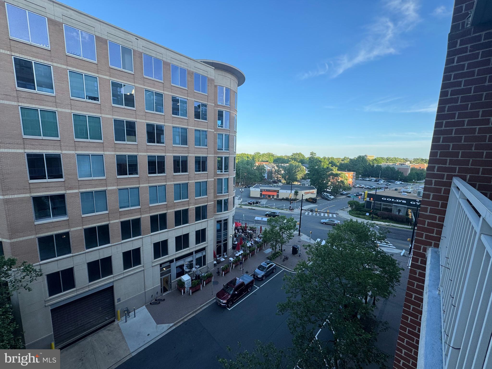 THE HAWTHORN CONDOMINIUM - Residential Lease