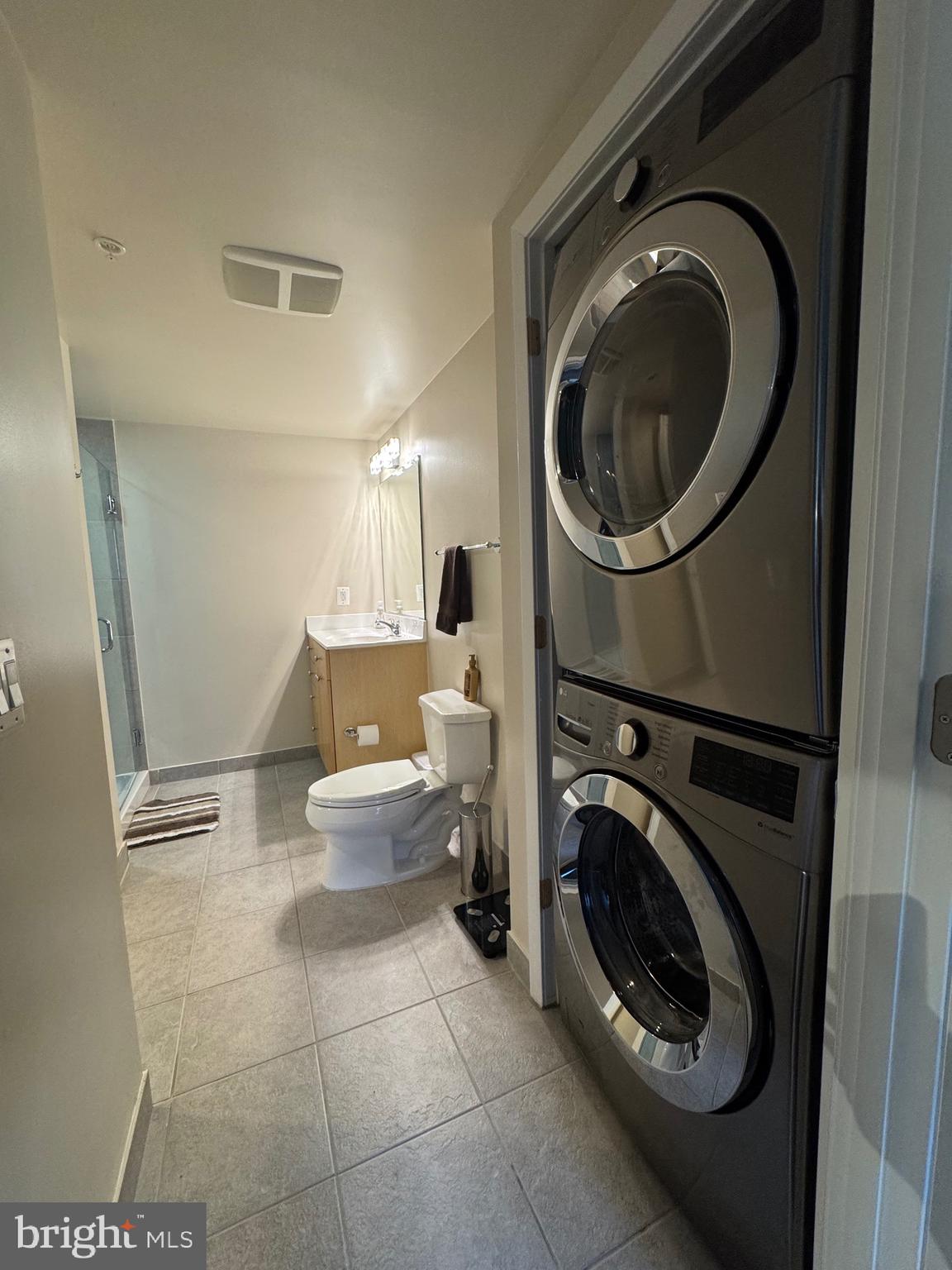 THE HAWTHORN CONDOMINIUM - Residential Lease