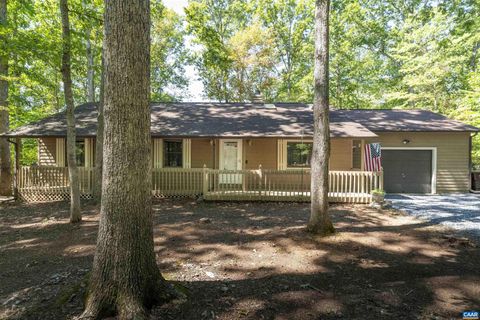 Photo of 8 Hardwood Rd, PALMYRA, VA 22963 (MLS # 669056)