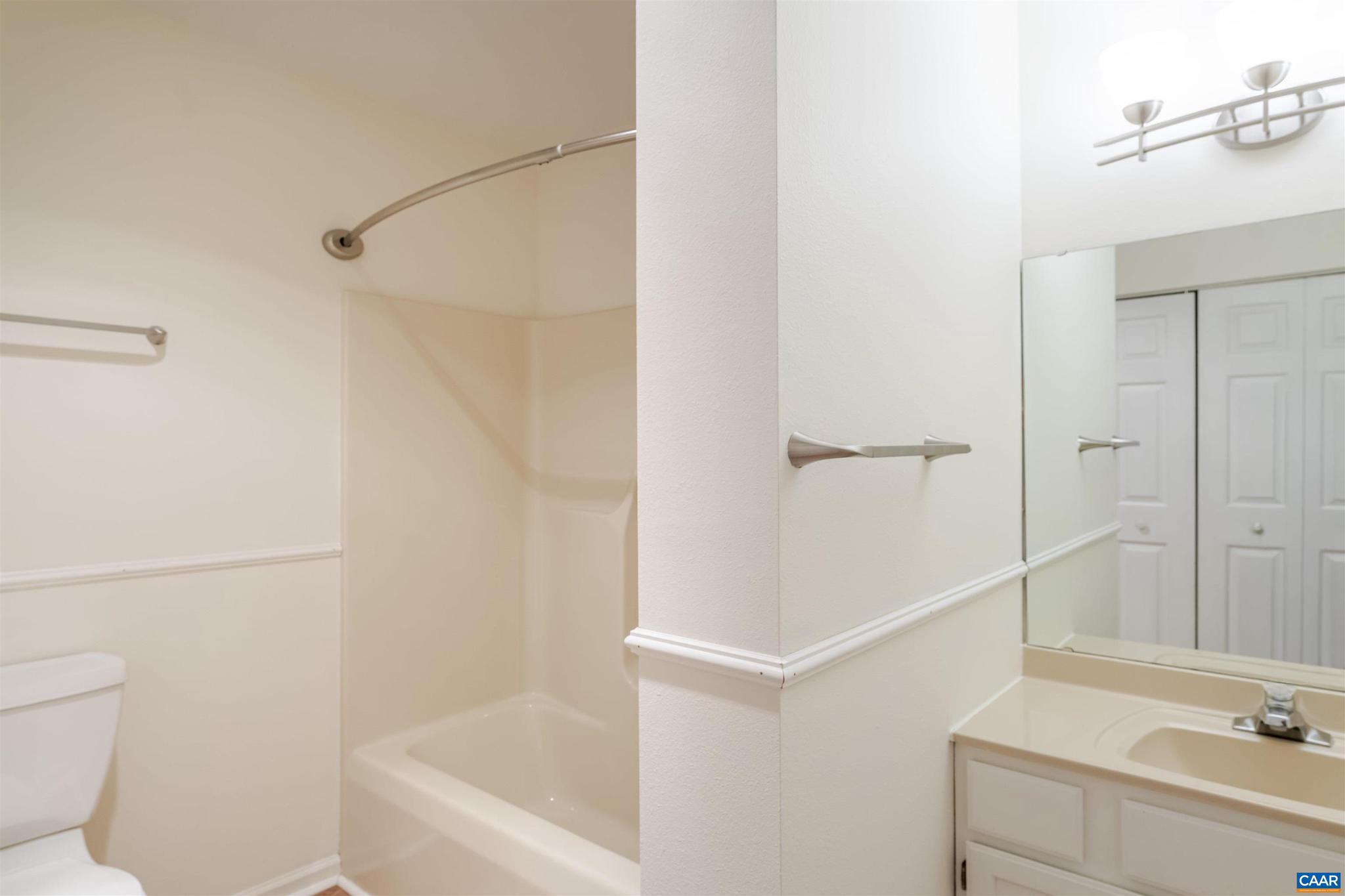 LAKE MONTICELLO - Residential