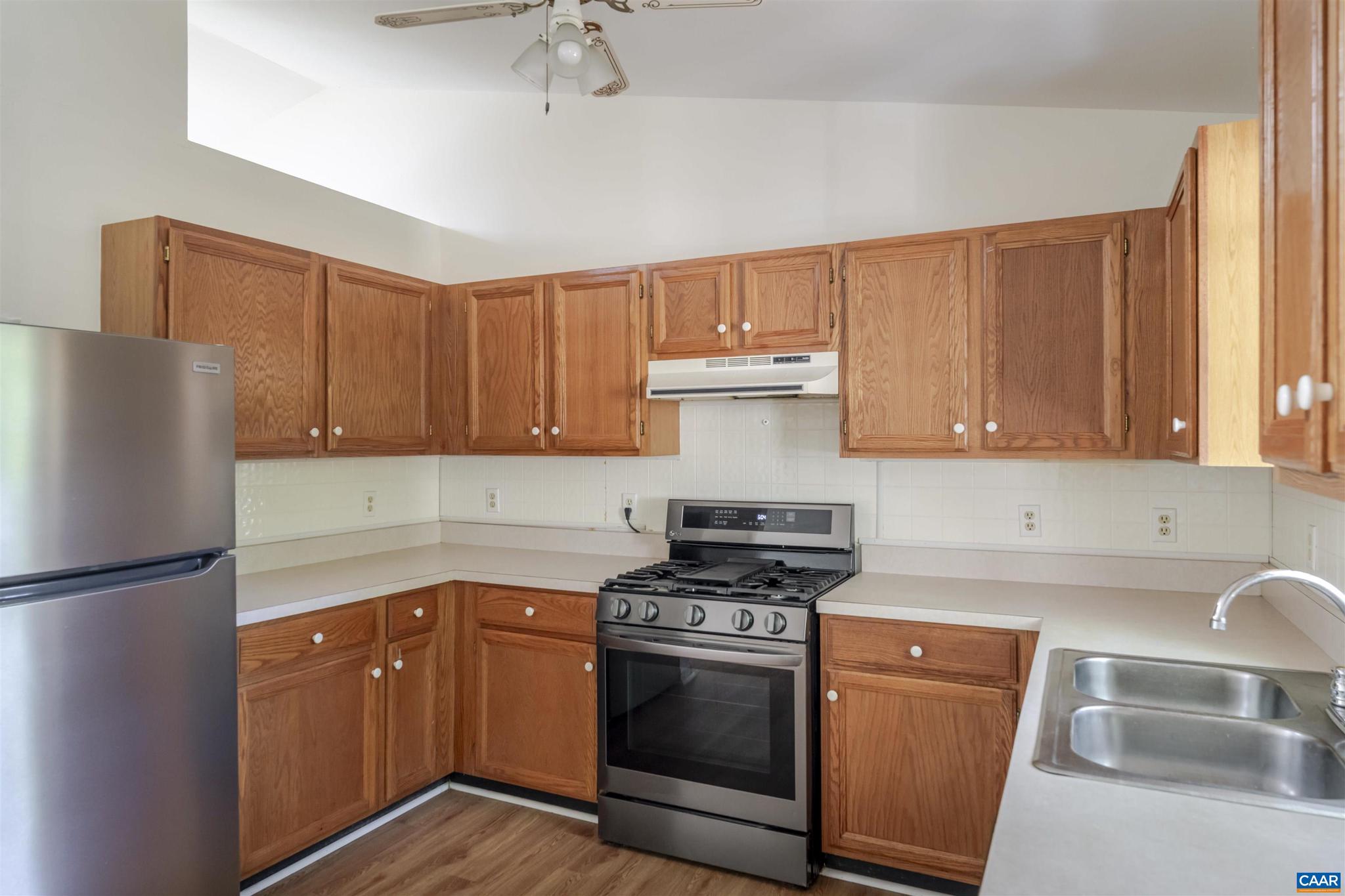 LAKE MONTICELLO - Residential