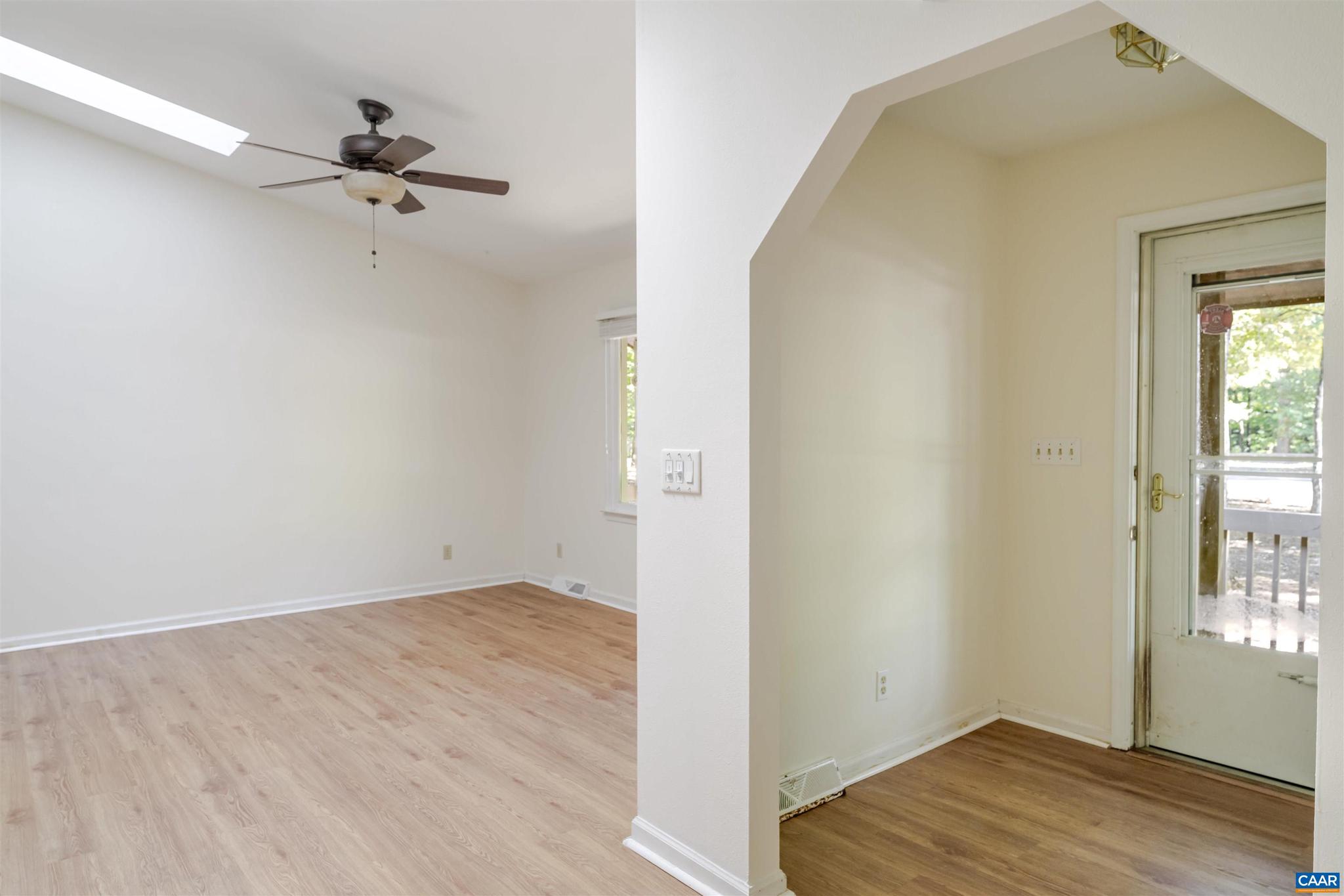 LAKE MONTICELLO - Residential