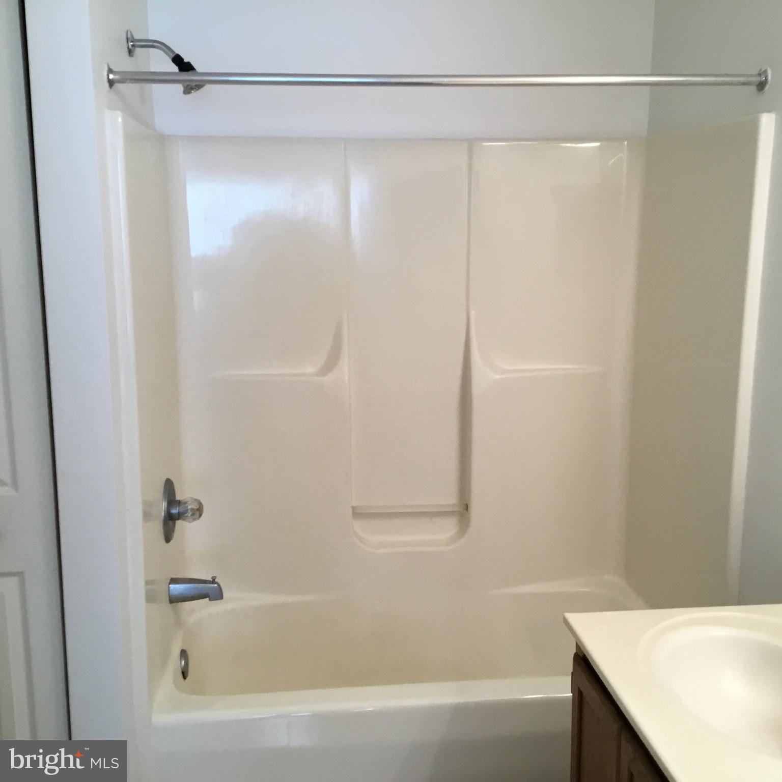 FALCON CREST - Residential Lease