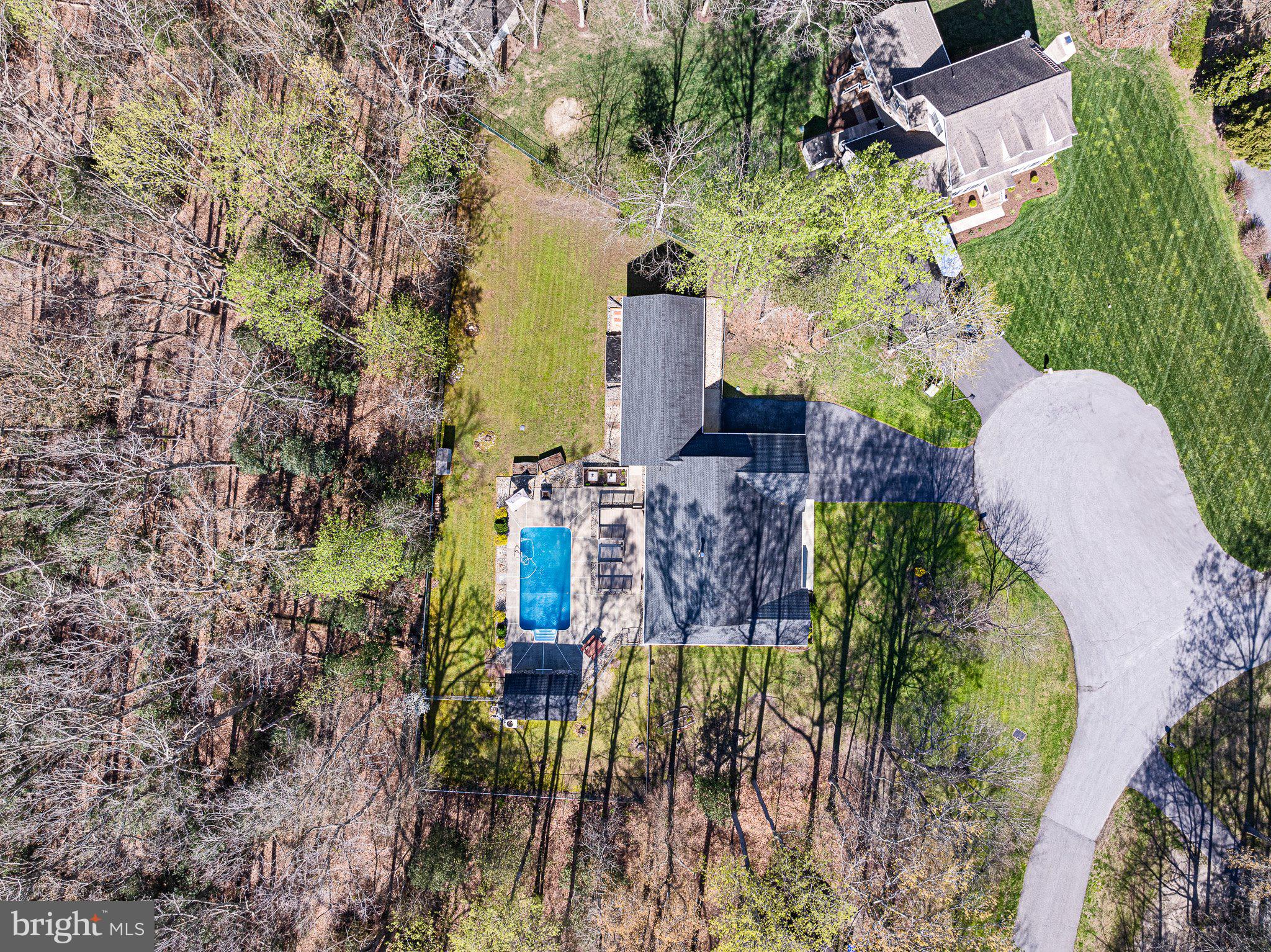 THE HOLLYS - Residential