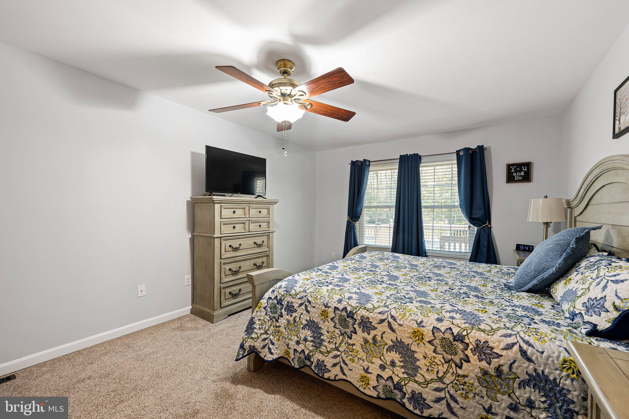 THE HOLLYS - Residential