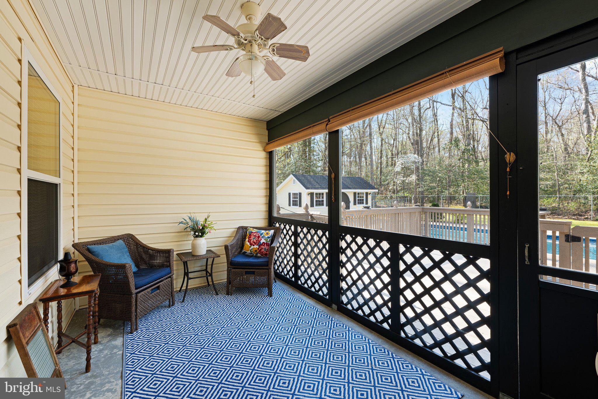 THE HOLLYS - Residential