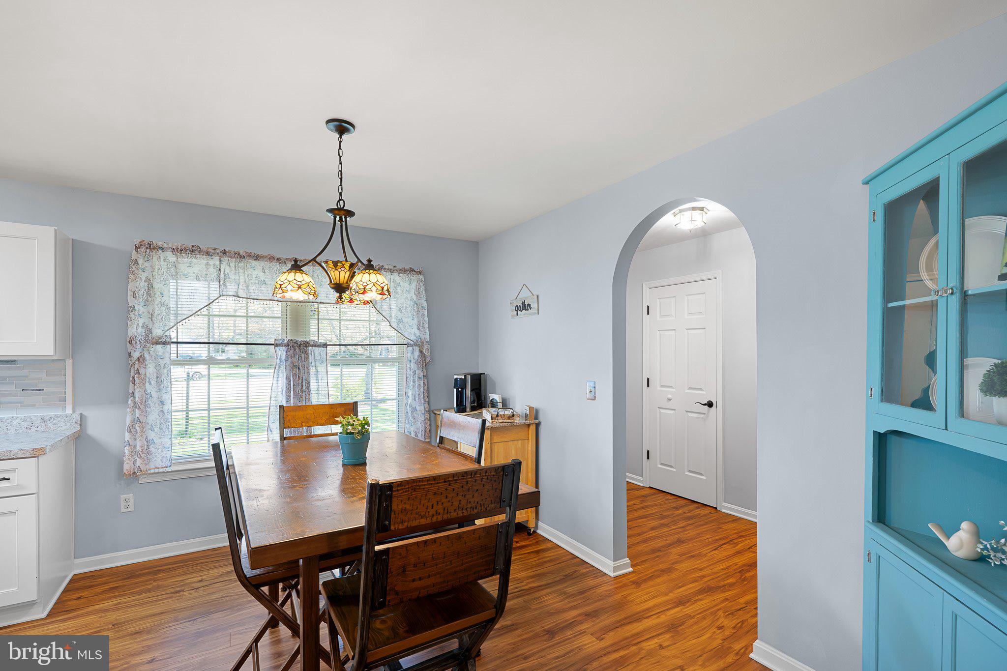 THE HOLLYS - Residential