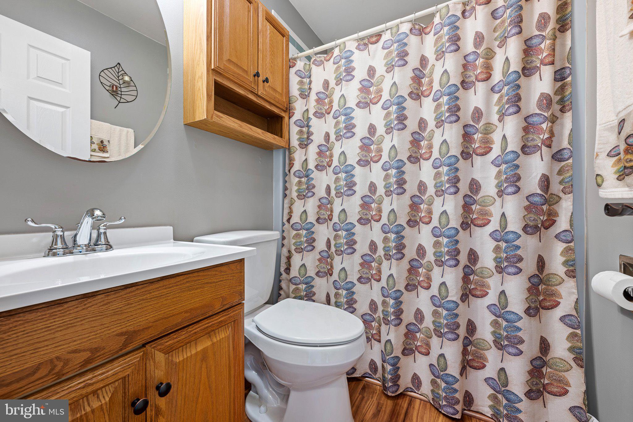 THE HOLLYS - Residential