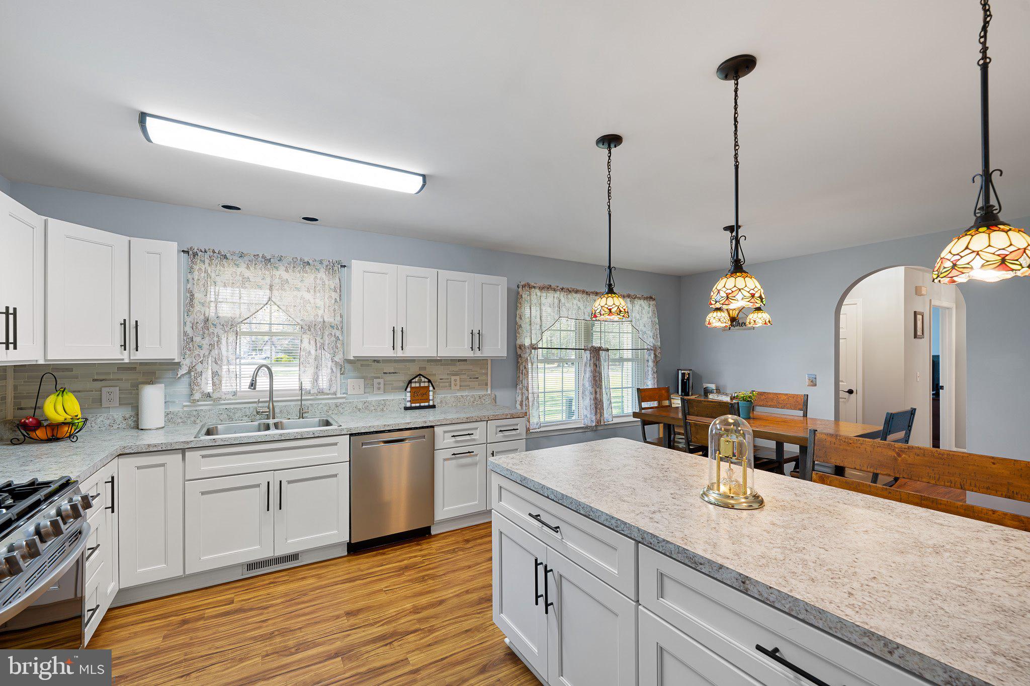 THE HOLLYS - Residential