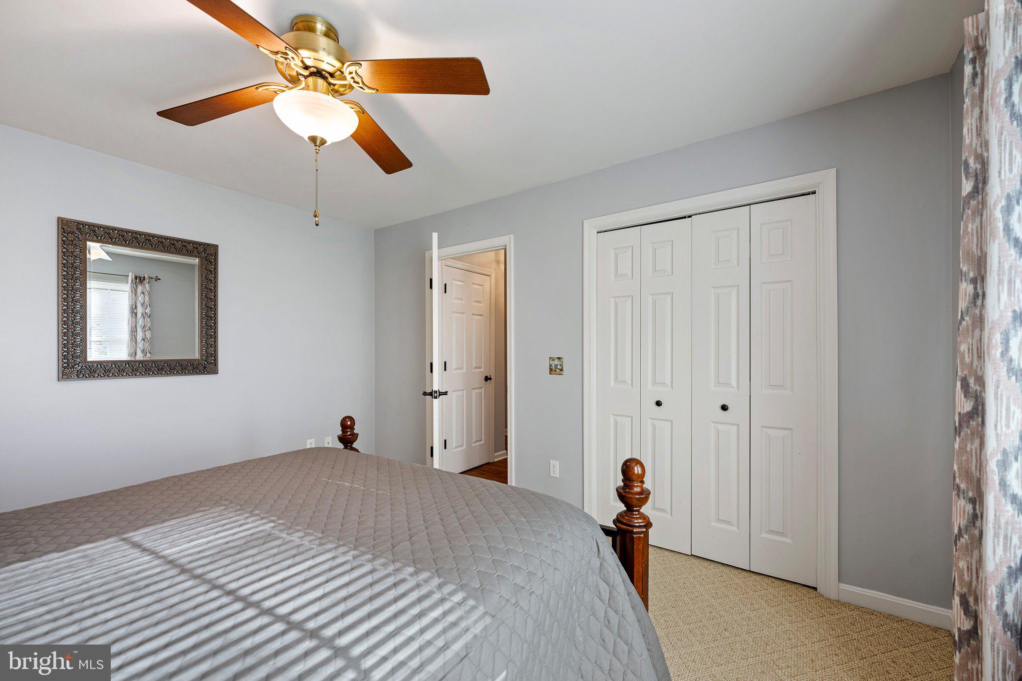 THE HOLLYS - Residential