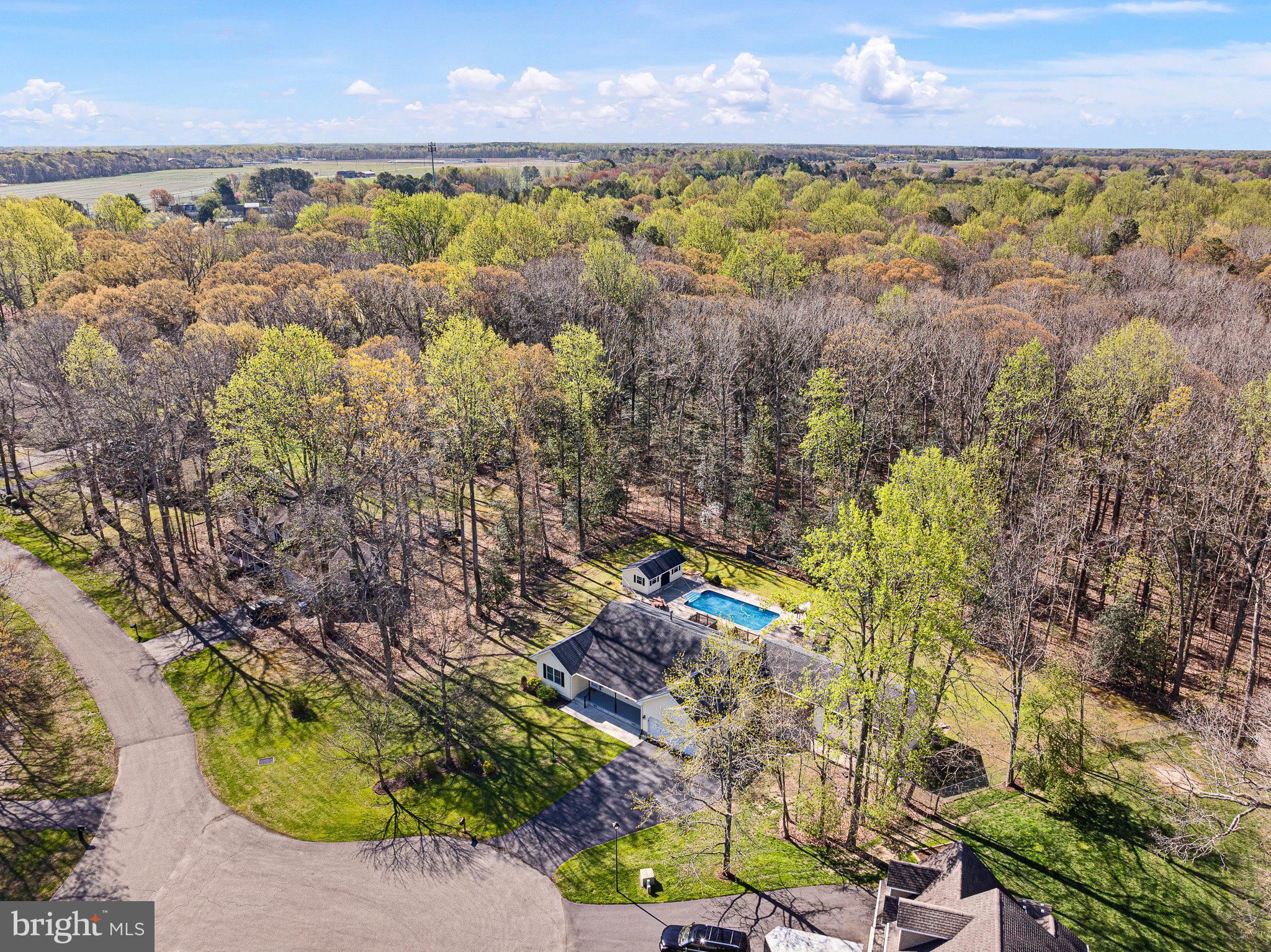 THE HOLLYS - Residential