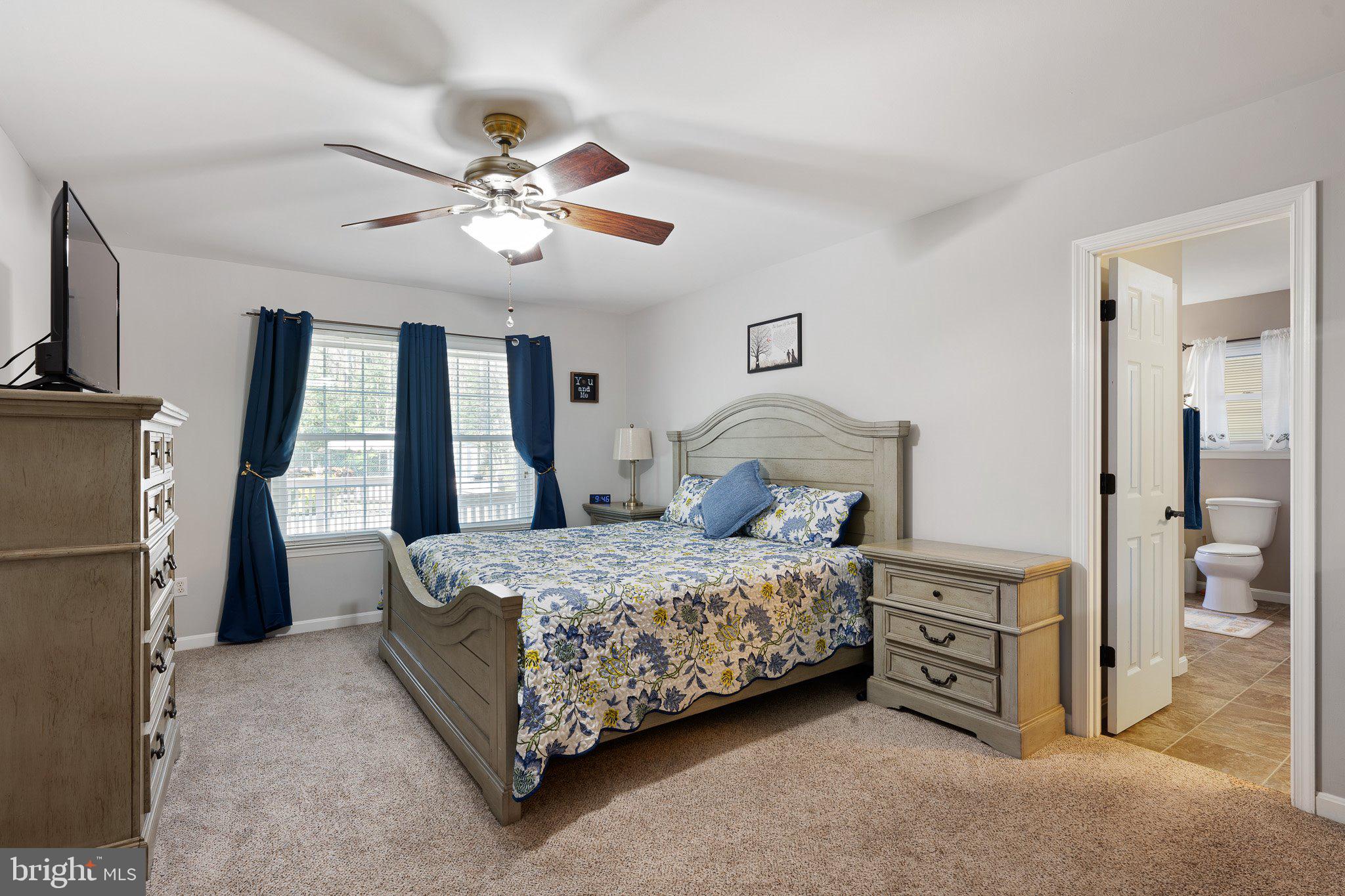 THE HOLLYS - Residential