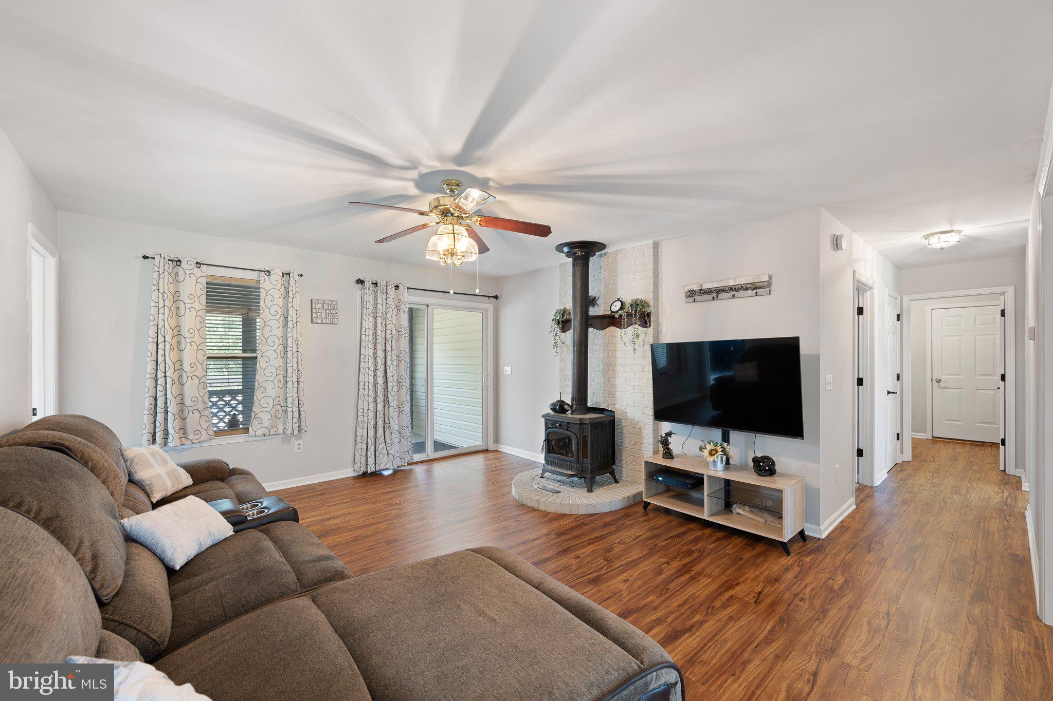 THE HOLLYS - Residential