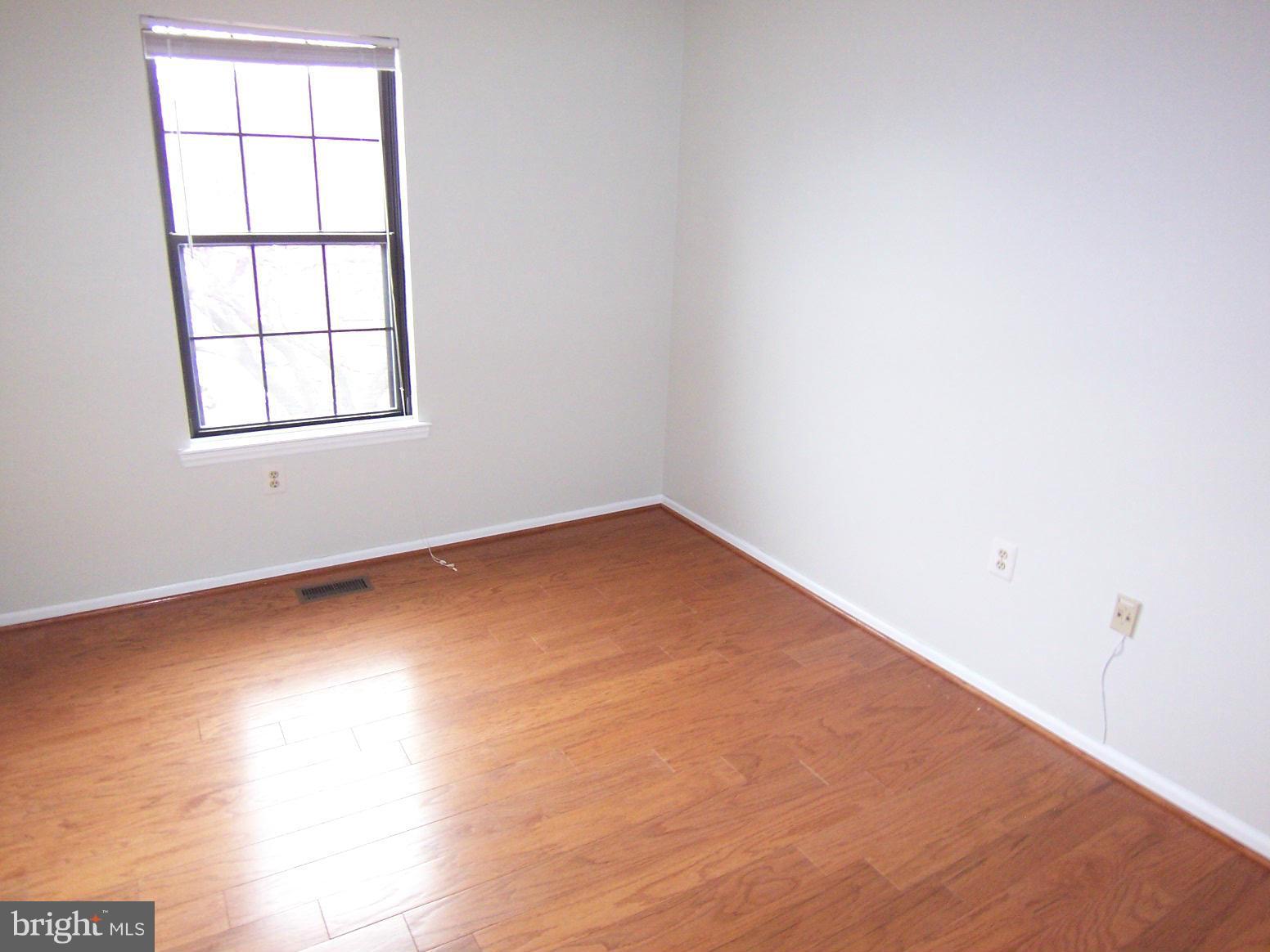 MANCHESTER LAKES - Residential Lease