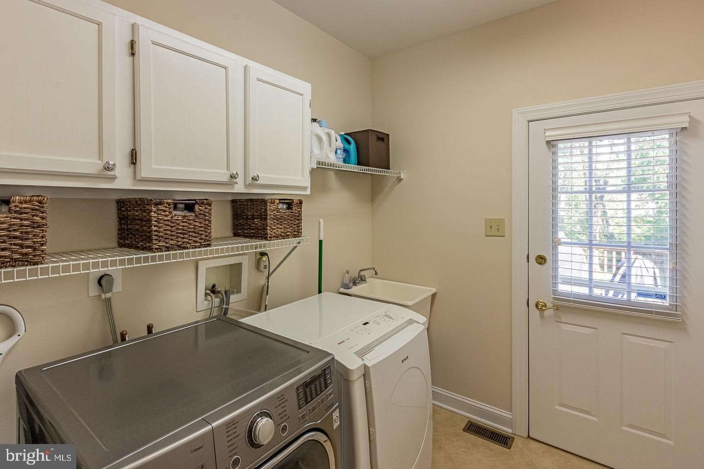 WHITEHORSE - Residential