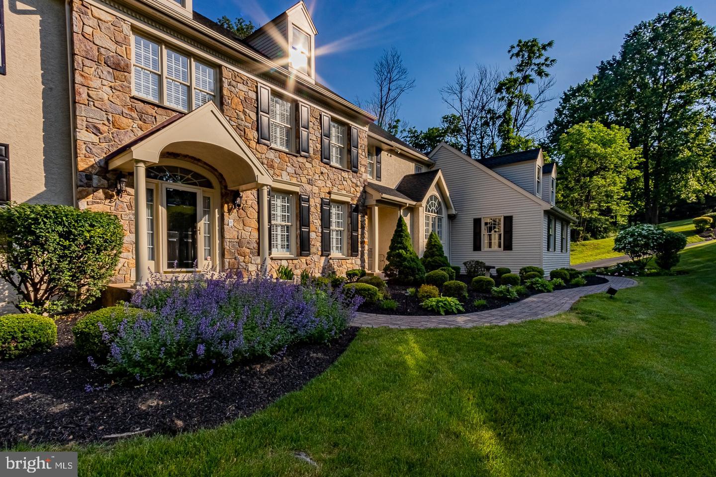 WHITEHORSE - Residential