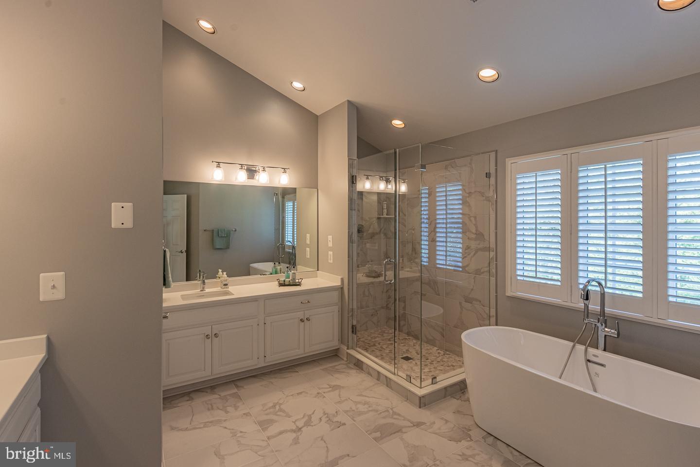 WHITEHORSE - Residential