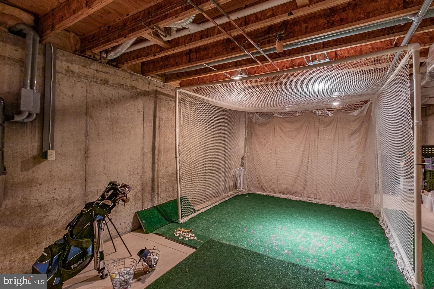 WHITEHORSE - Residential