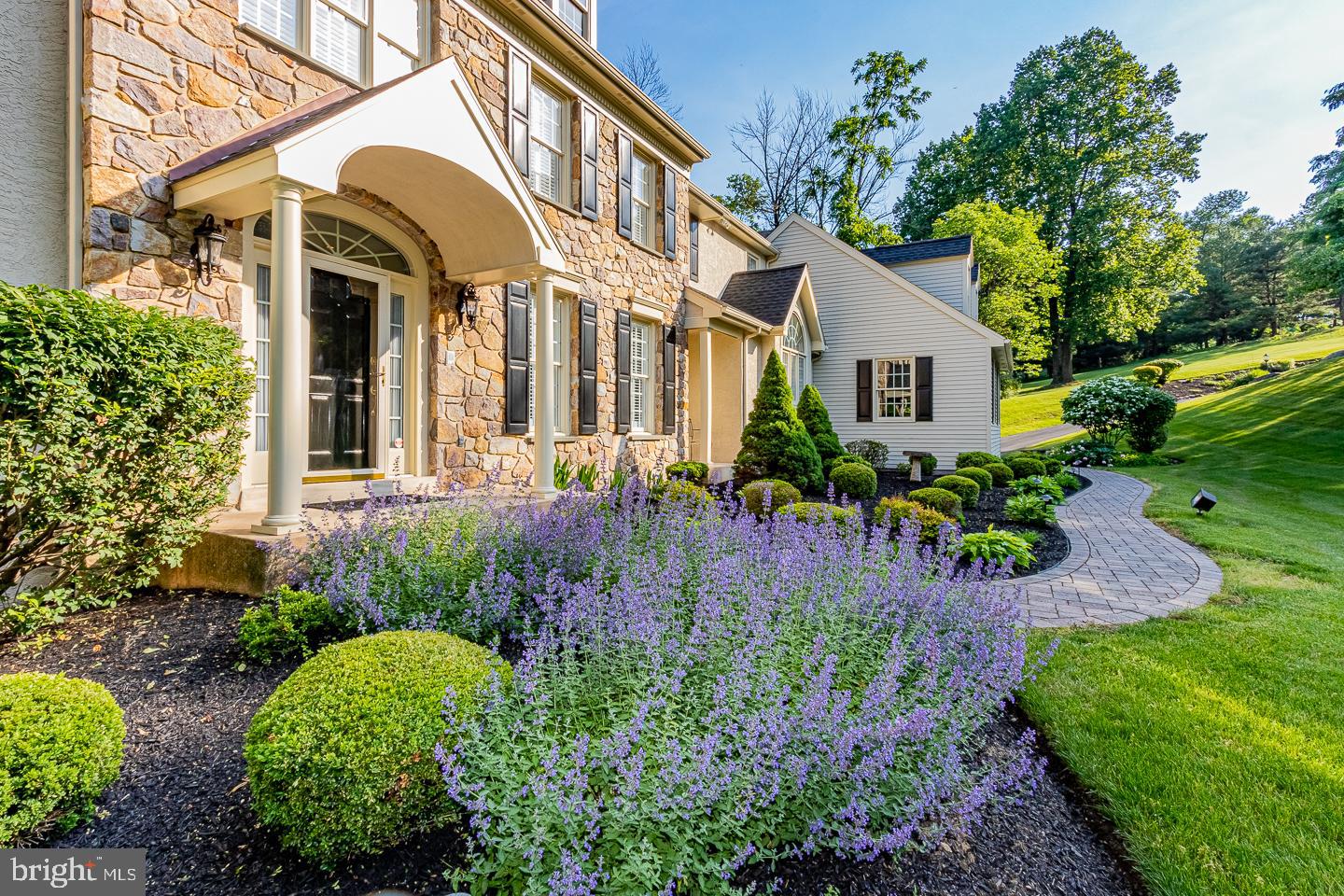 WHITEHORSE - Residential