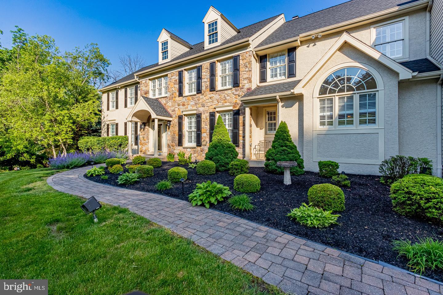 WHITEHORSE - Residential