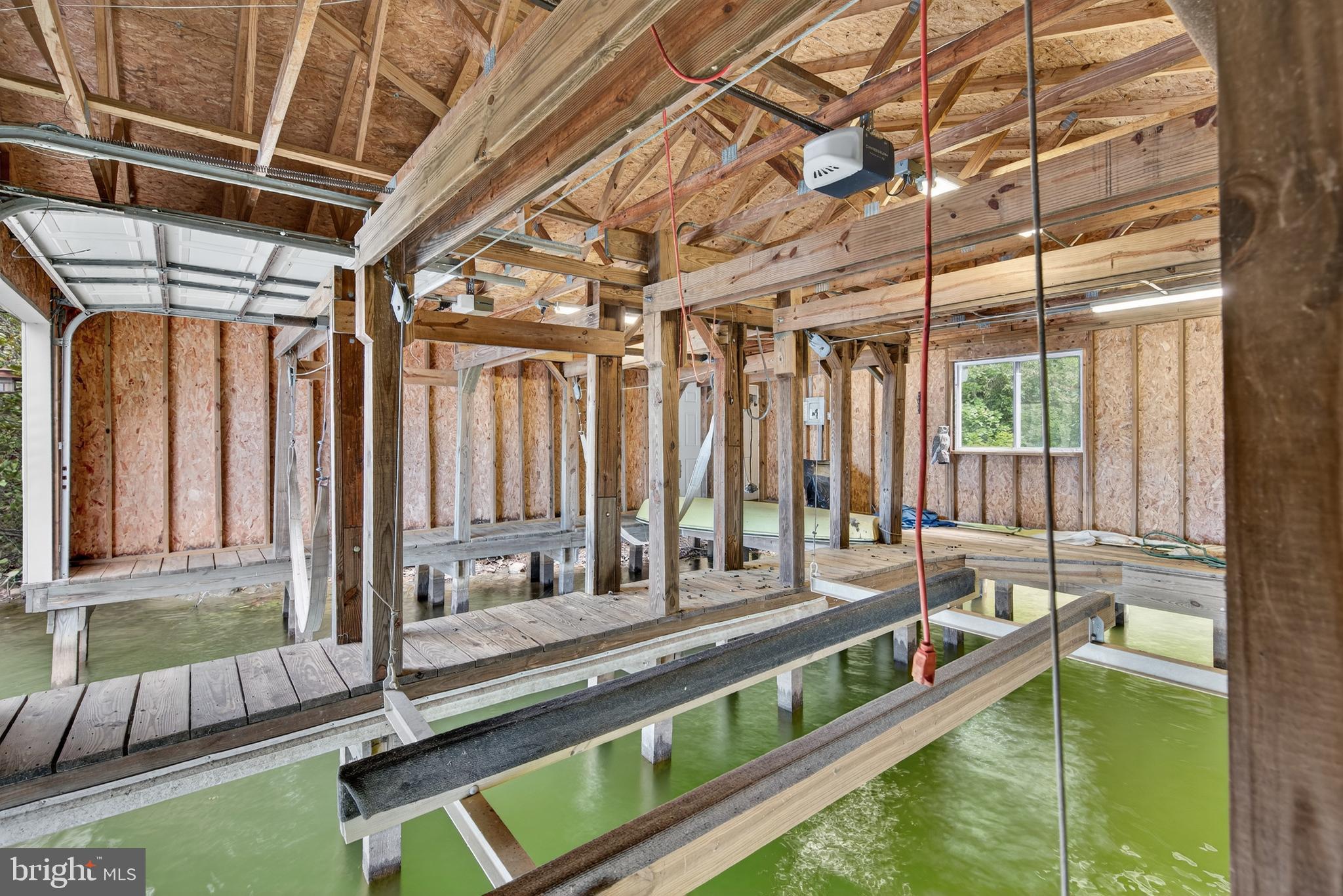 PINE HARBOUR - Residential